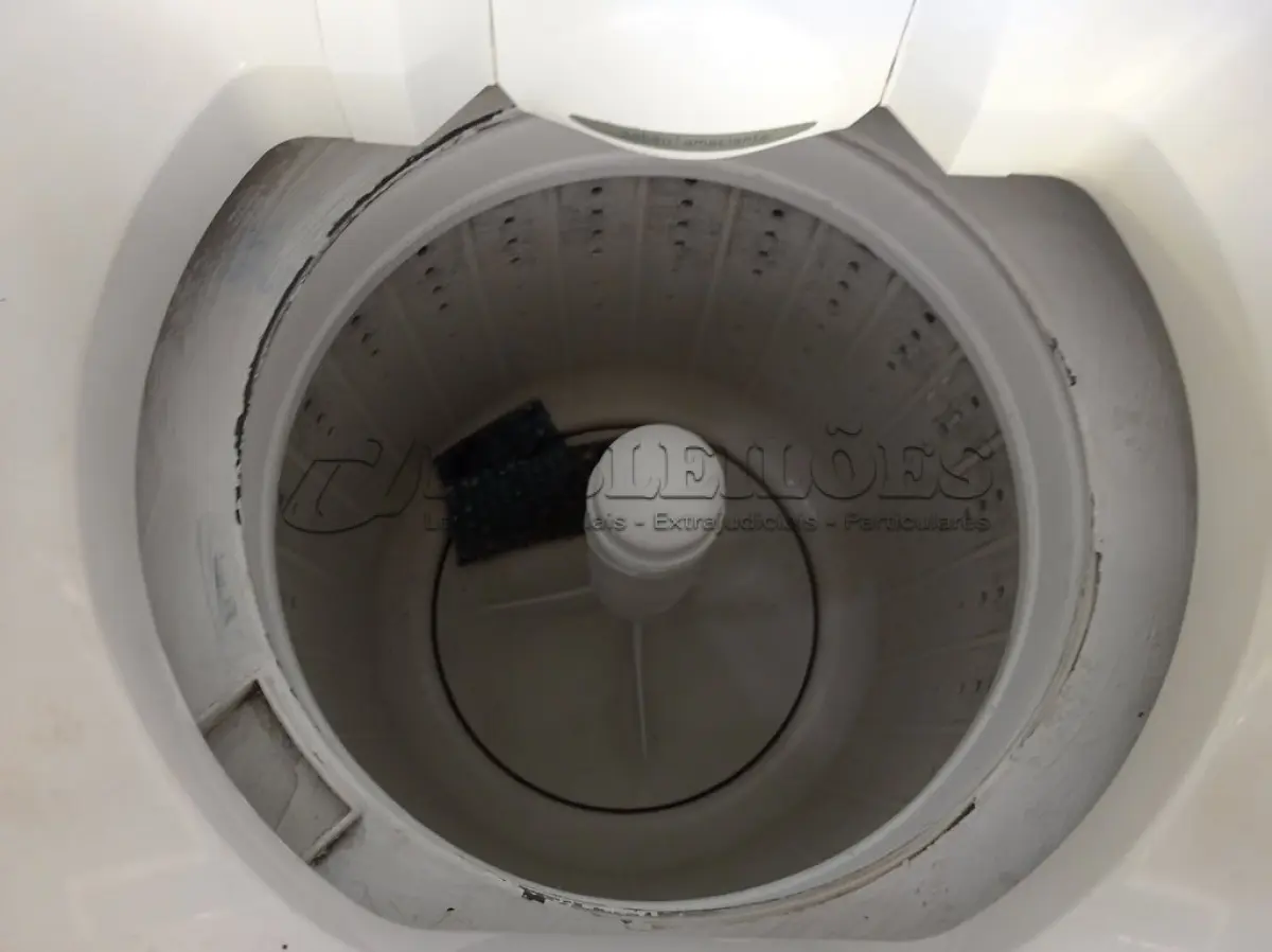 LOTE 417 - 02 MÁQUINAS DE LAVAR, SENDO 01 MARCA ELECTROLUX 5KG E 01 BRASTEMP 6KG. (NO ESTADO) ATENÇÃO! FAZER A VISITAÇÃO ANTES DE ARREMATAR, NÃO SABEMOS SE FUNCIONA. LEILÃO NÃO TEM GARANTIA E NEM DEVOLUÇÃO, SUJEITO A POSSÍVEIS AVARIAS VISÍVEIS/OCULTAS E/OU AUSÊNCIA DE COMPONENTES.