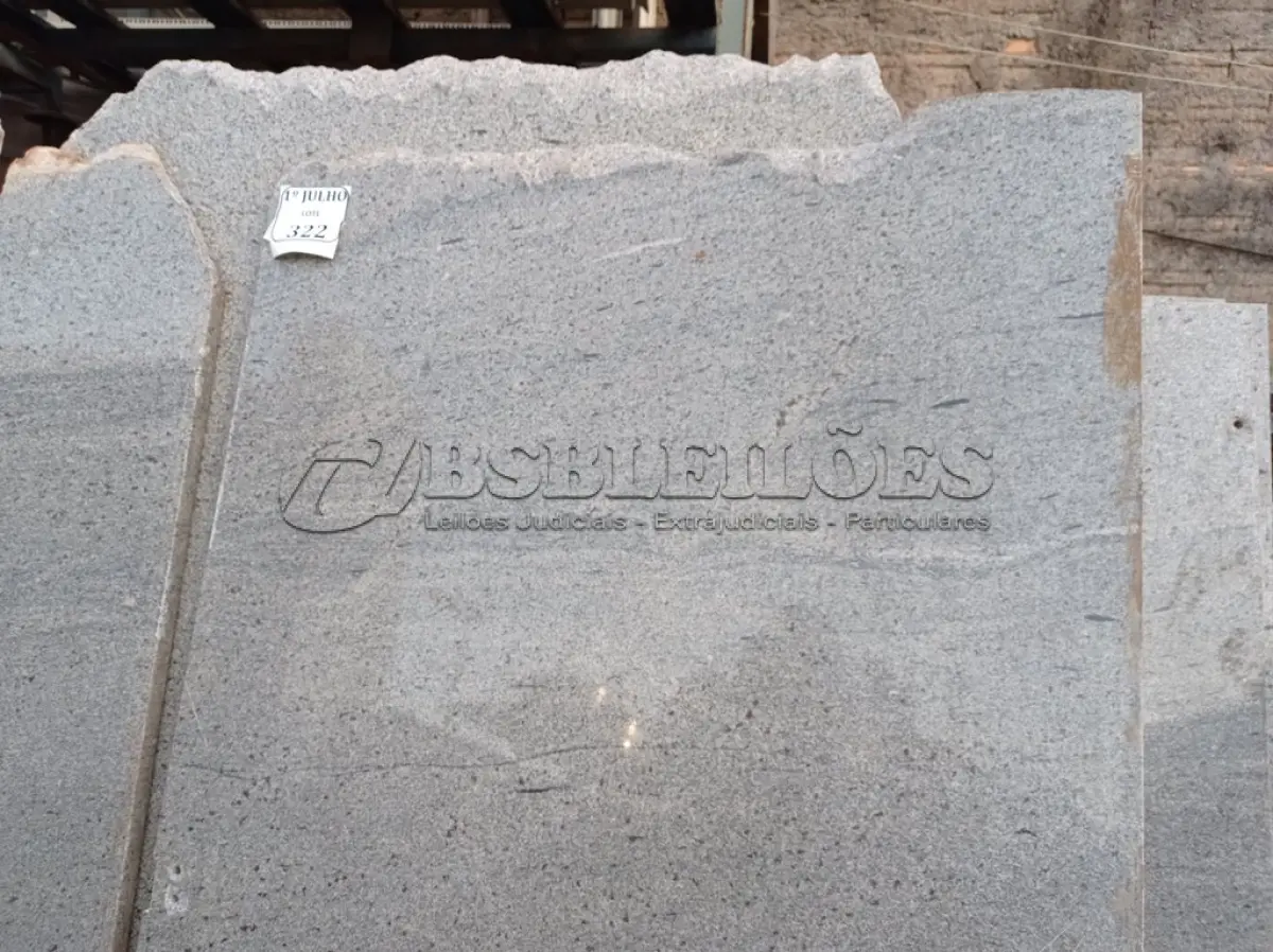 LOTE 533 - 07 CHAPAS DE GRANITO CINZA ANDORINHA. (NO ESTADO) ATENÇÃO! FAZER A VISITAÇÃO ANTES DE ARREMATAR, NÃO SABEMOS SE FUNCIONA. LEILÃO NÃO TEM GARANTIA E NEM DEVOLUÇÃO, SUJEITO A POSSÍVEIS AVARIAS VISÍVEIS/OCULTAS E/OU AUSÊNCIA DE COMPONENTES.