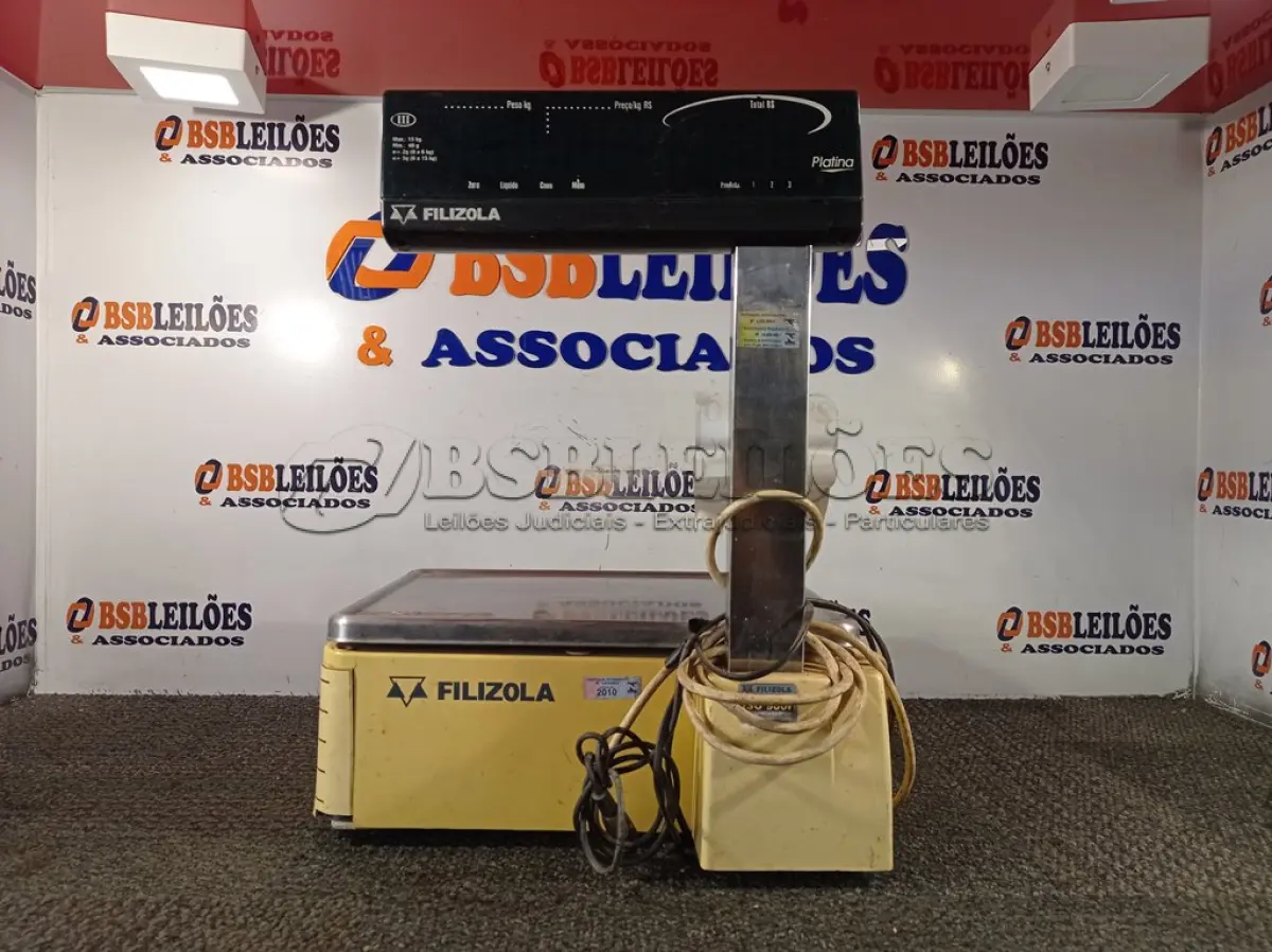 LOTE 059 - 01 BALANÇA MARCA FILIZOLA COM CAPACIDADE MÁXIMA DE 15KG. (NO ESTADO) ATENÇÃO! FAZER A VISITAÇÃO ANTES DE ARREMATAR, NÃO SABEMOS SE FUNCIONA. LEILÃO NÃO TEM GARANTIA E NEM DEVOLUÇÃO, SUJEITO A POSSÍVEIS AVARIAS VISÍVEIS/OCULTAS E/OU AUSÊNCIA DE COMPONENTES.
