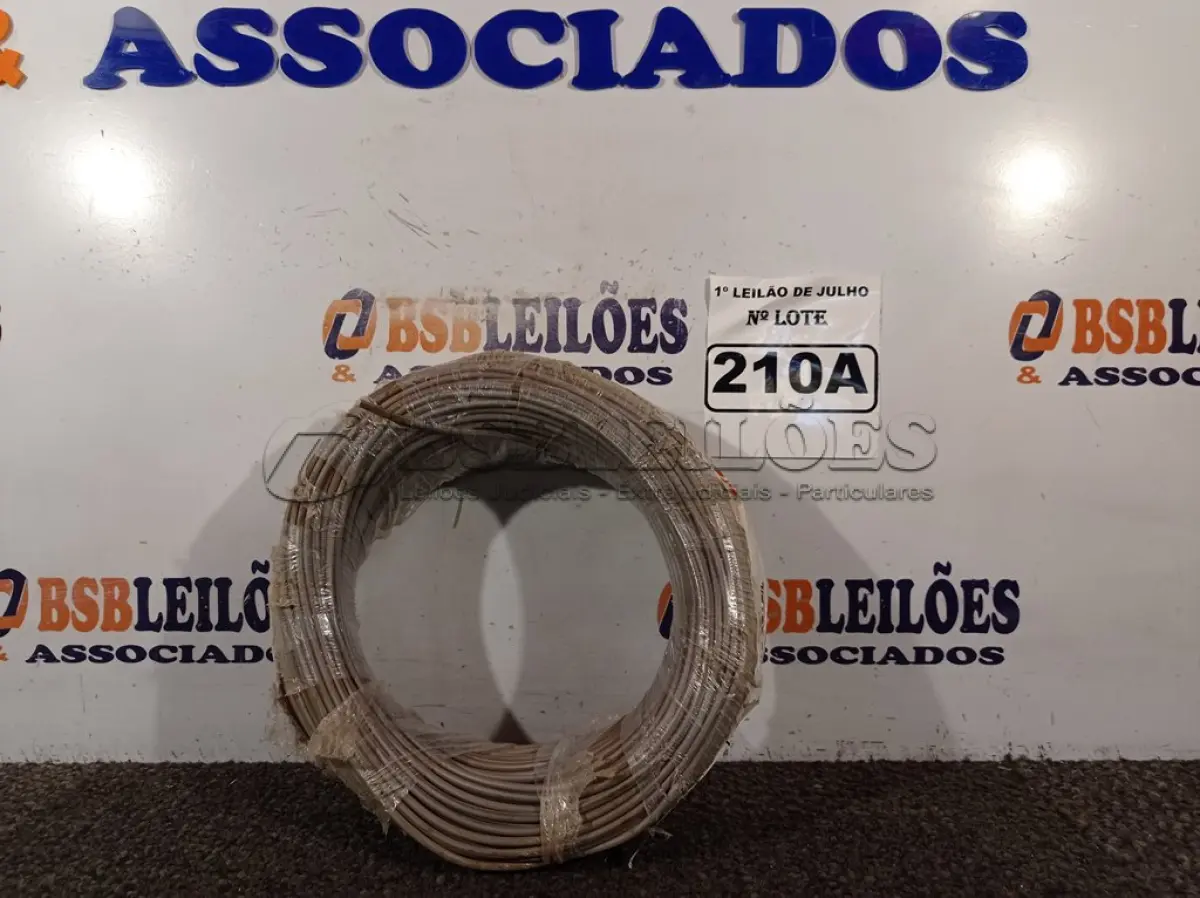 LOTE 210 - 01 ROLO CABO FLEXÍVEL 1×2,5MM NA COR CINZA. (NO ESTADO) ATENÇÃO! FAZER A VISITAÇÃO ANTES DE ARREMATAR, NÃO SABEMOS SE FUNCIONA. LEILÃO NÃO TEM GARANTIA E NEM DEVOLUÇÃO, SUJEITO A POSSÍVEIS AVARIAS VISÍVEIS/OCULTAS E/OU AUSÊNCIA DE COMPONENTES.