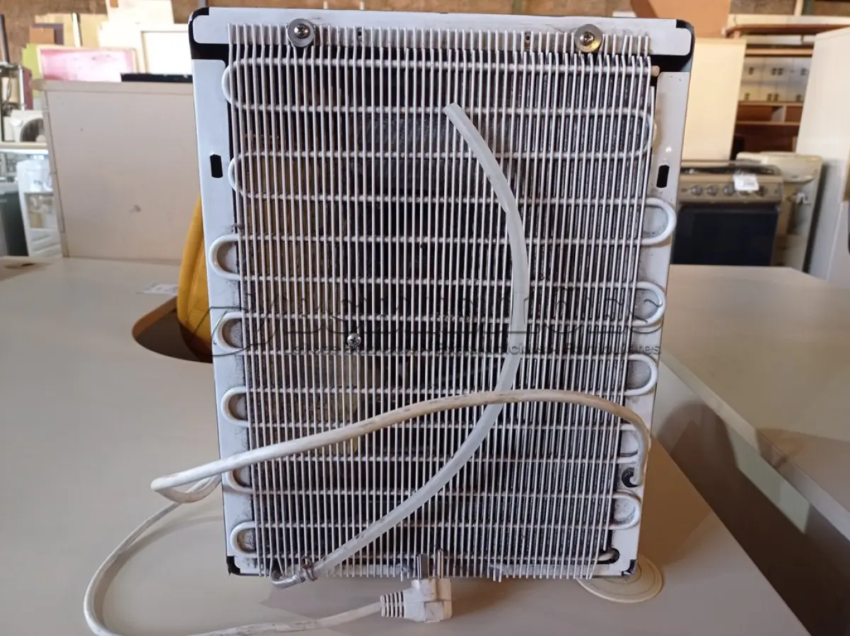 LOTE 249 - 01 PURIFICADOR DE AGUA REFRIGERADO SOFT PLUS MARCA EVEREST 220V.(LIGANDO) (NO ESTADO) ATENÇÃO! FAZER A VISITAÇÃO ANTES DE ARREMATAR, NÃO SABEMOS SE FUNCIONA. LEILÃO NÃO TEM GARANTIA E NEM DEVOLUÇÃO, SUJEITO A POSSÍVEIS AVARIAS VISÍVEIS/OCULTAS E/OU AUSÊNCIA DE COMPONENTES.