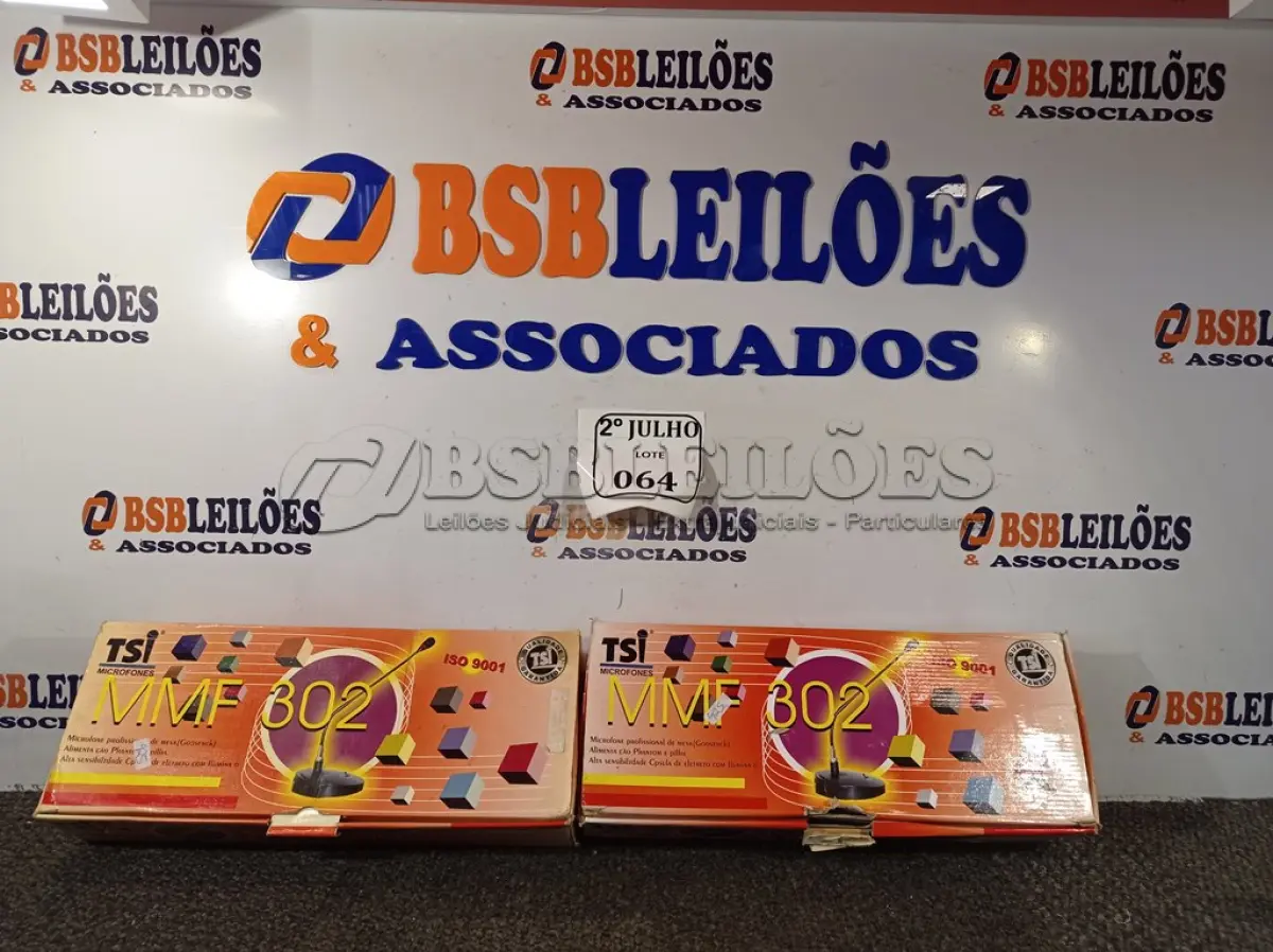 LOTE 064 - 02 MICROFONES DE MESA PROFISSIONAL MMF 302. (NO ESTADO) ATENÇÃO! FAZER A VISITAÇÃO ANTES DE ARREMATAR, NÃO SABEMOS SE FUNCIONA. LEILÃO NÃO TEM GARANTIA E NEM DEVOLUÇÃO, SUJEITO A POSSÍVEIS AVARIAS VISÍVEIS/OCULTAS E/OU AUSÊNCIA DE COMPONENTES.