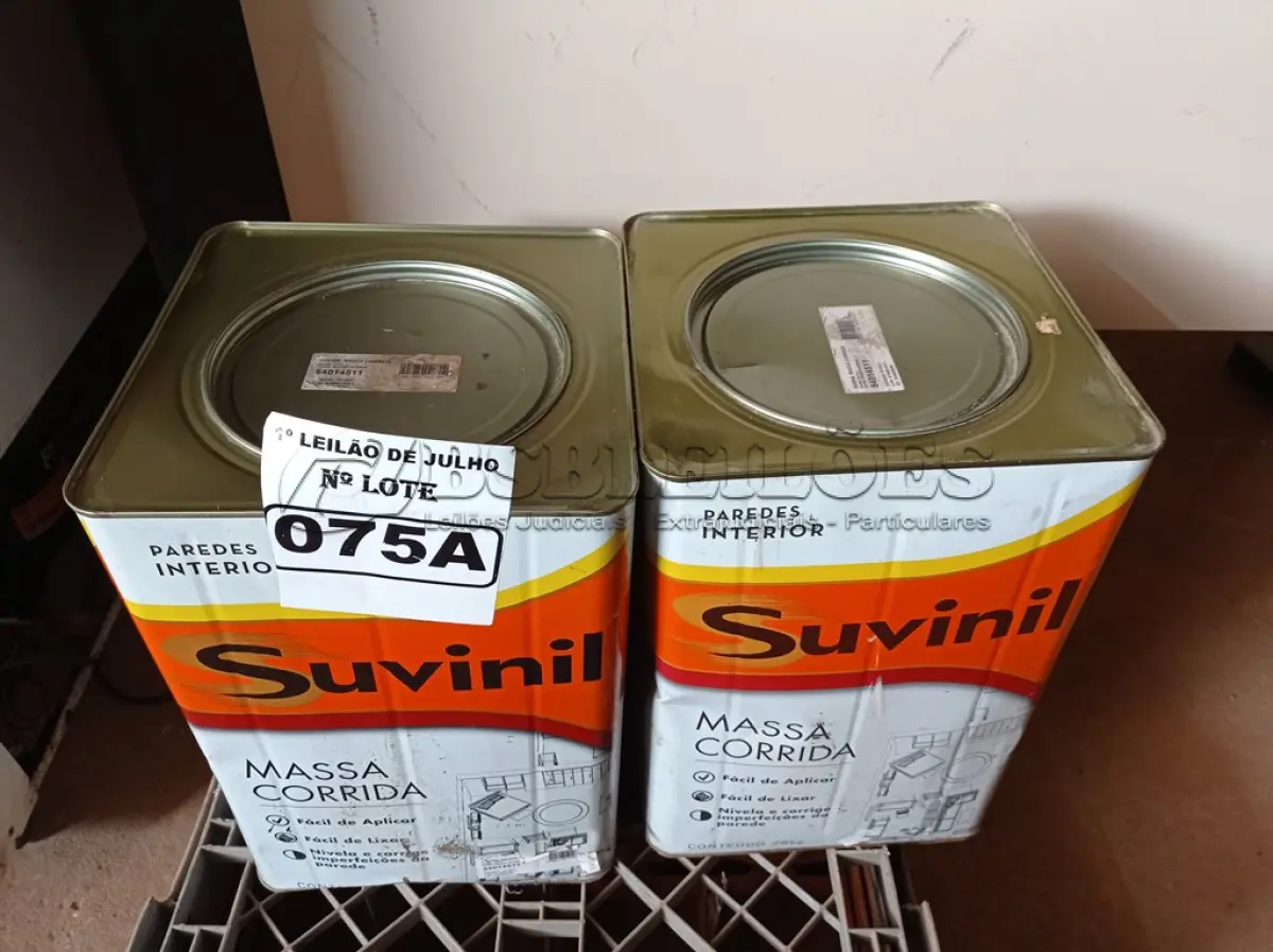 LOTE 075 - 02 LATAS DE MASSA CORRIDA PARA PAREDES INTERIOR CONTENDO 28KG CADA MARCA SUVINIL. (NO ESTADO) ATENÇÃO! FAZER A VISITAÇÃO ANTES DE ARREMATAR, NÃO SABEMOS SE FUNCIONA. LEILÃO NÃO TEM GARANTIA E NEM DEVOLUÇÃO, SUJEITO A POSSÍVEIS AVARIAS VISÍVEIS/OCULTAS E/OU AUSÊNCIA DE COMPONENTES.