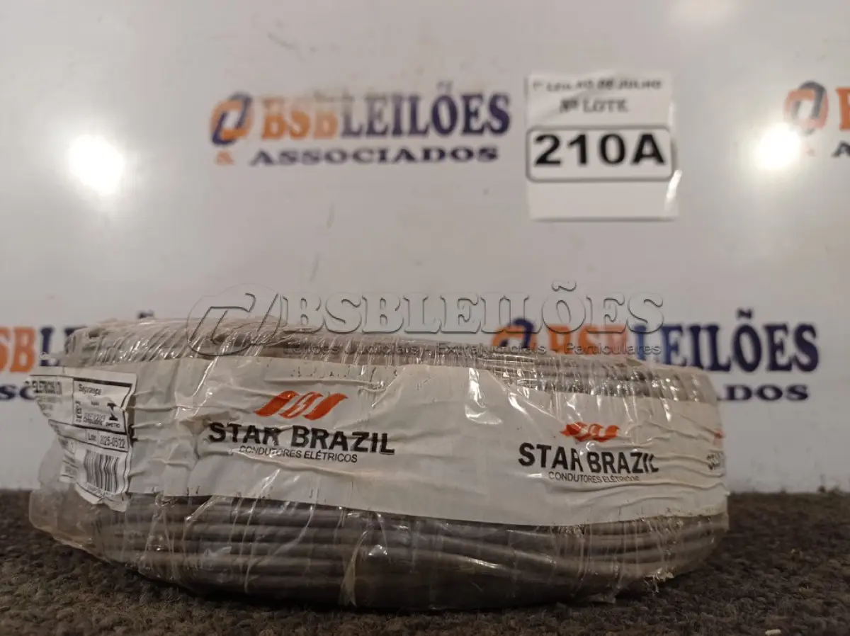 LOTE 210 - 01 ROLO CABO FLEXÍVEL 1×2,5MM NA COR CINZA. (NO ESTADO) ATENÇÃO! FAZER A VISITAÇÃO ANTES DE ARREMATAR, NÃO SABEMOS SE FUNCIONA. LEILÃO NÃO TEM GARANTIA E NEM DEVOLUÇÃO, SUJEITO A POSSÍVEIS AVARIAS VISÍVEIS/OCULTAS E/OU AUSÊNCIA DE COMPONENTES.