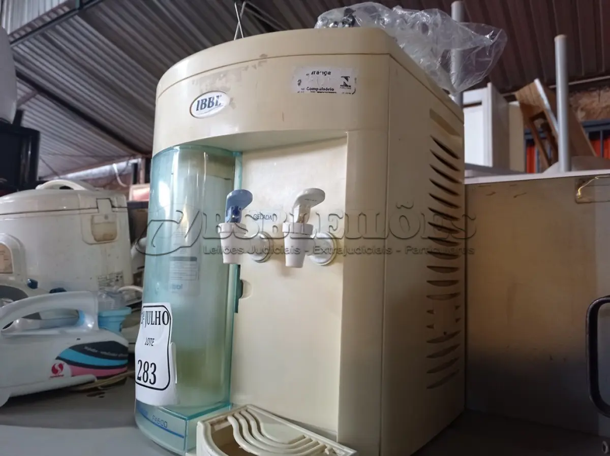 LOTE 283 - 01 PURIFICADOR DE AGUA MARCA IBBL 220V. (NO ESTADO) ATENÇÃO! FAZER A VISITAÇÃO ANTES DE ARREMATAR, NÃO SABEMOS SE FUNCIONA. LEILÃO NÃO TEM GARANTIA E NEM DEVOLUÇÃO, SUJEITO A POSSÍVEIS AVARIAS VISÍVEIS/OCULTAS E/OU AUSÊNCIA DE COMPONENTES.