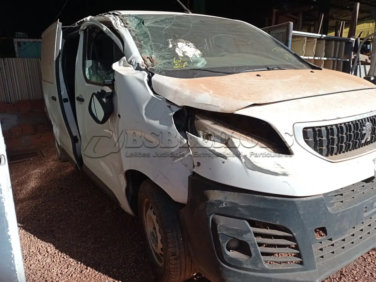 LOTE 002 - 01 PEUGEOT EXPERT 1.6 DIESEL 2021/2022 , VAN CARGO SINISTRADO CONSTA DÉBITO R$ 4.986,04 (MEDIA MONTA FAZER CSV POR CONTA DO ARREMATANTE VENDIDO NO ESTADO EM QUE SE ENCONTRA. EVENTUAL AUSÊNCIA OU DIVERGÊNCIA DE PECAS) (INTERNAS OU EXTERNAS) DO VEÍCULO, TAIS COMO ESCAPAMENTOS, CATALISADORES, SUSPENSÃO, CAMBIO, MOTOR, PARTE ELÉTRICA E DEMAIS COMPONENTES, A REGULARIZAÇÃO SERÁ POR CONTA DO ARREMATANTE SERVIÇO DE BAIXA MEDIA MONTA DEVE SER FEITO POR DESPACHANTE AUTORIZADO XAVANTECAR EM GOIÂNIA O MESMO DEVERÁ SER TRANSFERIDO INICIALMENTE PARA O COMITENTE COM AS DESPESAS DE SERVIÇOS E TAXAS DO DETRAN E DEMAIS POR CONTA DO ARREMATANTE. (NO ESTADO) ATENÇÃO! FAZER A VISITAÇÃO ANTES DE ARREMATAR, NÃO SABEMOS SE FUNCIONA. LEILÃO NÃO TEM GARANTIA E NEM DEVOLUÇÃO, SUJEITO A POSSÍVEIS AVARIAS VISÍVEIS/OCULTAS E/OU AUSÊNCIA DE COMPONENTES. (OBSERVAÇÃO, TODOS OS DÉBITOS SERÃO DE RESPONSABILIDADE DO ARREMATANTE.)