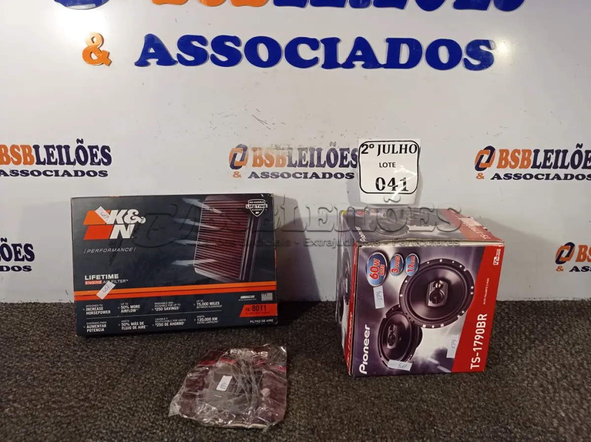 LOTE 041 - 01 FILTRO DE AR PARA MOTO, 01 PAR DE AUTO FALANTES E 01 PASTILHA DE FREIO PARA TAIGER 800. (NO ESTADO) ATENÇÃO! FAZER A VISITAÇÃO ANTES DE ARREMATAR, NÃO SABEMOS SE FUNCIONA. LEILÃO NÃO TEM GARANTIA E NEM DEVOLUÇÃO, SUJEITO A POSSÍVEIS AVARIAS VISÍVEIS/OCULTAS E/OU AUSÊNCIA DE COMPONENTES.