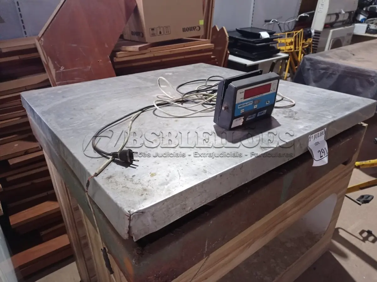 LOTE 291 - 01 BALANÇA ELETRÔNICA COM CAPACIDADE MÁXIMA DE 300KG. (NO ESTADO) ATENÇÃO! FAZER A VISITAÇÃO ANTES DE ARREMATAR, NÃO SABEMOS SE FUNCIONA. LEILÃO NÃO TEM GARANTIA E NEM DEVOLUÇÃO, SUJEITO A POSSÍVEIS AVARIAS VISÍVEIS/OCULTAS E/OU AUSÊNCIA DE COMPONENTES.