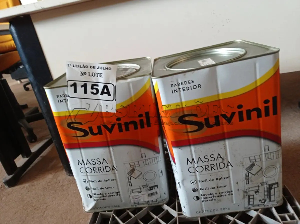 LOTE 115 - 02 LATAS DE MASSA CORRIDA PARA PAREDES INTERIOR CONTENDO 28KG CADA MARCA SUVINIL. (NO ESTADO) ATENÇÃO! FAZER A VISITAÇÃO ANTES DE ARREMATAR, NÃO SABEMOS SE FUNCIONA. LEILÃO NÃO TEM GARANTIA E NEM DEVOLUÇÃO, SUJEITO A POSSÍVEIS AVARIAS VISÍVEIS/OCULTAS E/OU AUSÊNCIA DE COMPONENTES.