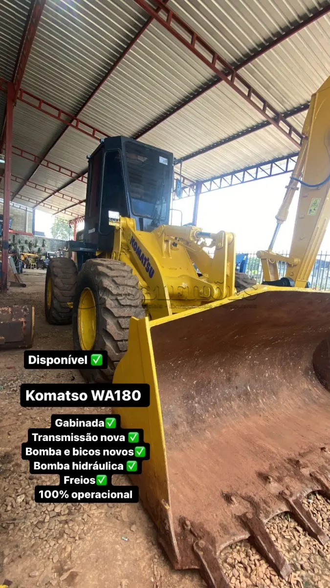 LOTE 332 - 01 PÁ CARREGADEIRA KOMATSU WA180, ANO 2004, TRANSMISSÃO NOVA, BOMBA E BICOS NOVA, BOMBA HIDRÁULICA REVISADA, FREIOS REVISADO, CABINE COM AR-CONDICINADO (NO ESTADO) (RETIRADA EM GOIÂNIA -GO) (VISTORIA AGENDAR 61 98153-0503 JÚNIOR)