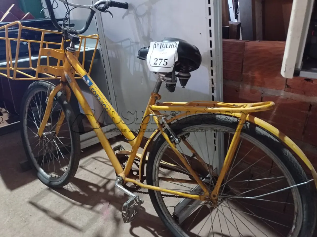 LOTE 275 - 01 BICICLETA CARGUEIRA E 02 RODAS. (NO ESTADO) ATENÇÃO! FAZER A VISITAÇÃO ANTES DE ARREMATAR, NÃO SABEMOS SE FUNCIONA. LEILÃO NÃO TEM GARANTIA E NEM DEVOLUÇÃO, SUJEITO A POSSÍVEIS AVARIAS VISÍVEIS/OCULTAS E/OU AUSÊNCIA DE COMPONENTES.