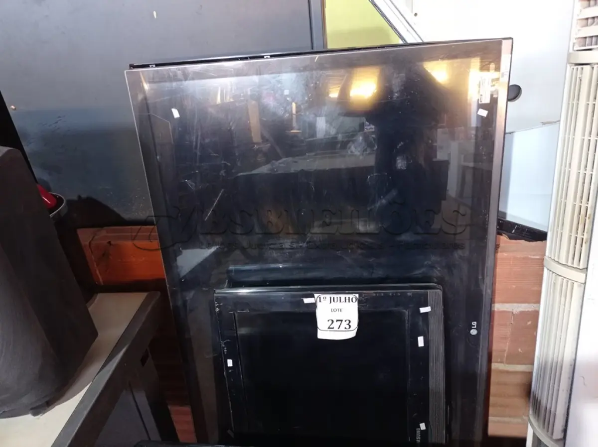 LOTE 273 - 03 TVS PARA RETIRADA DE PEÇAS. (NO ESTADO) ATENÇÃO! FAZER A VISITAÇÃO ANTES DE ARREMATAR, NÃO SABEMOS SE FUNCIONA. LEILÃO NÃO TEM GARANTIA E NEM DEVOLUÇÃO, SUJEITO A POSSÍVEIS AVARIAS VISÍVEIS/OCULTAS E/OU AUSÊNCIA DE COMPONENTES.