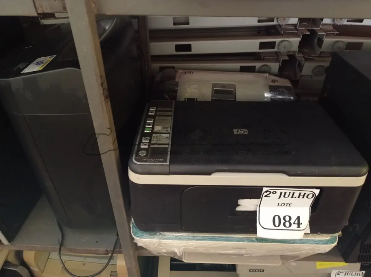 LOTE 084 - 04 IMPRESSORAS MARCA HP E 01 FRAGMENTADORA DE PAPEL PARA RETIRADA DE PEÇAS. (NO ESTADO) ATENÇÃO! FAZER A VISITAÇÃO ANTES DE ARREMATAR, NÃO SABEMOS SE FUNCIONA. LEILÃO NÃO TEM GARANTIA E NEM DEVOLUÇÃO, SUJEITO A POSSÍVEIS AVARIAS VISÍVEIS/OCULTAS E/OU AUSÊNCIA DE COMPONENTES.