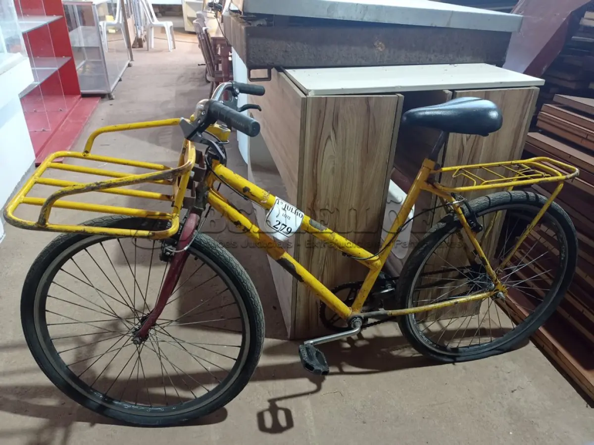 LOTE 279 - 01 BICICLETA CARGUEIRA E 02 RODAS. (NO ESTADO) ATENÇÃO! FAZER A VISITAÇÃO ANTES DE ARREMATAR, NÃO SABEMOS SE FUNCIONA. LEILÃO NÃO TEM GARANTIA E NEM DEVOLUÇÃO, SUJEITO A POSSÍVEIS AVARIAS VISÍVEIS/OCULTAS E/OU AUSÊNCIA DE COMPONENTES.