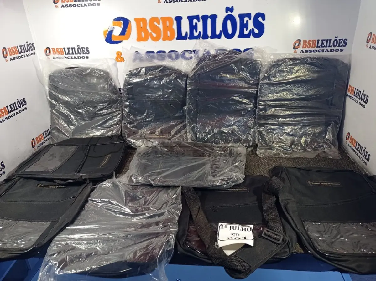 LOTE 261 - 01 LOTE COM 10 BOLSAS/MOCHILAS. (NO ESTADO) ATENÇÃO! FAZER A VISITAÇÃO ANTES DE ARREMATAR, NÃO SABEMOS SE FUNCIONA. LEILÃO NÃO TEM GARANTIA E NEM DEVOLUÇÃO, SUJEITO A POSSÍVEIS AVARIAS VISÍVEIS/OCULTAS E/OU AUSÊNCIA DE COMPONENTES.