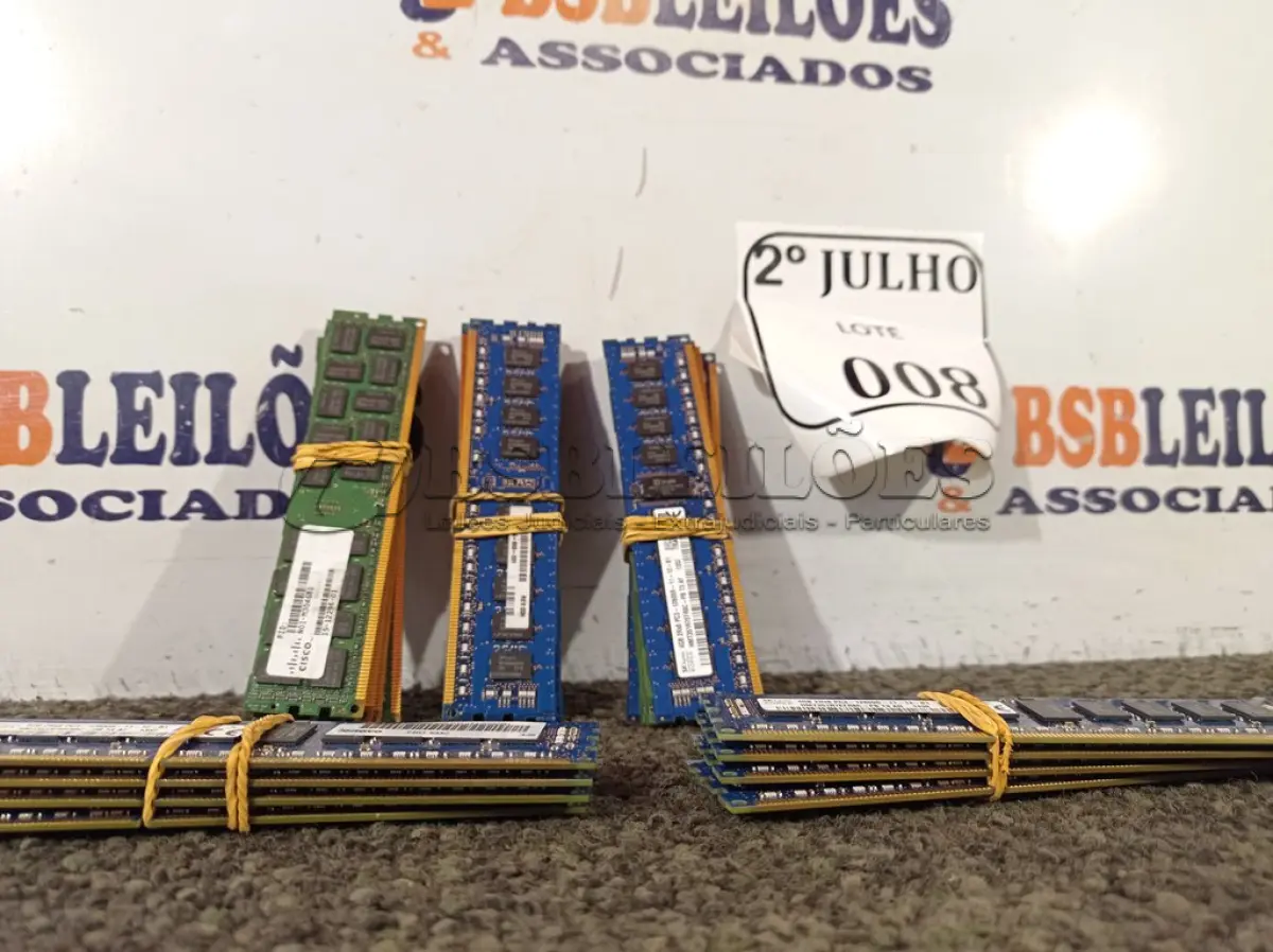 LOTE 008 - 20 PENTES DE MEMÓRIA PARA PC3 DDR3 COM 4GB CADA. (NO ESTADO) ATENÇÃO! FAZER A VISITAÇÃO ANTES DE ARREMATAR, NÃO SABEMOS SE FUNCIONA. LEILÃO NÃO TEM GARANTIA E NEM DEVOLUÇÃO, SUJEITO A POSSÍVEIS AVARIAS VISÍVEIS/OCULTAS E/OU AUSÊNCIA DE COMPONENTES.