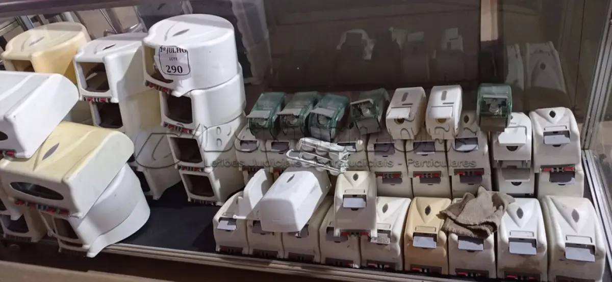 LOTE 290 - 01 LOTE COM GRANDE QUANTIDADE DE DISPENSES. (NO ESTADO) ATENÇÃO! FAZER A VISITAÇÃO ANTES DE ARREMATAR, NÃO SABEMOS SE FUNCIONA. LEILÃO NÃO TEM GARANTIA E NEM DEVOLUÇÃO, SUJEITO A POSSÍVEIS AVARIAS VISÍVEIS/OCULTAS E/OU AUSÊNCIA DE COMPONENTES.