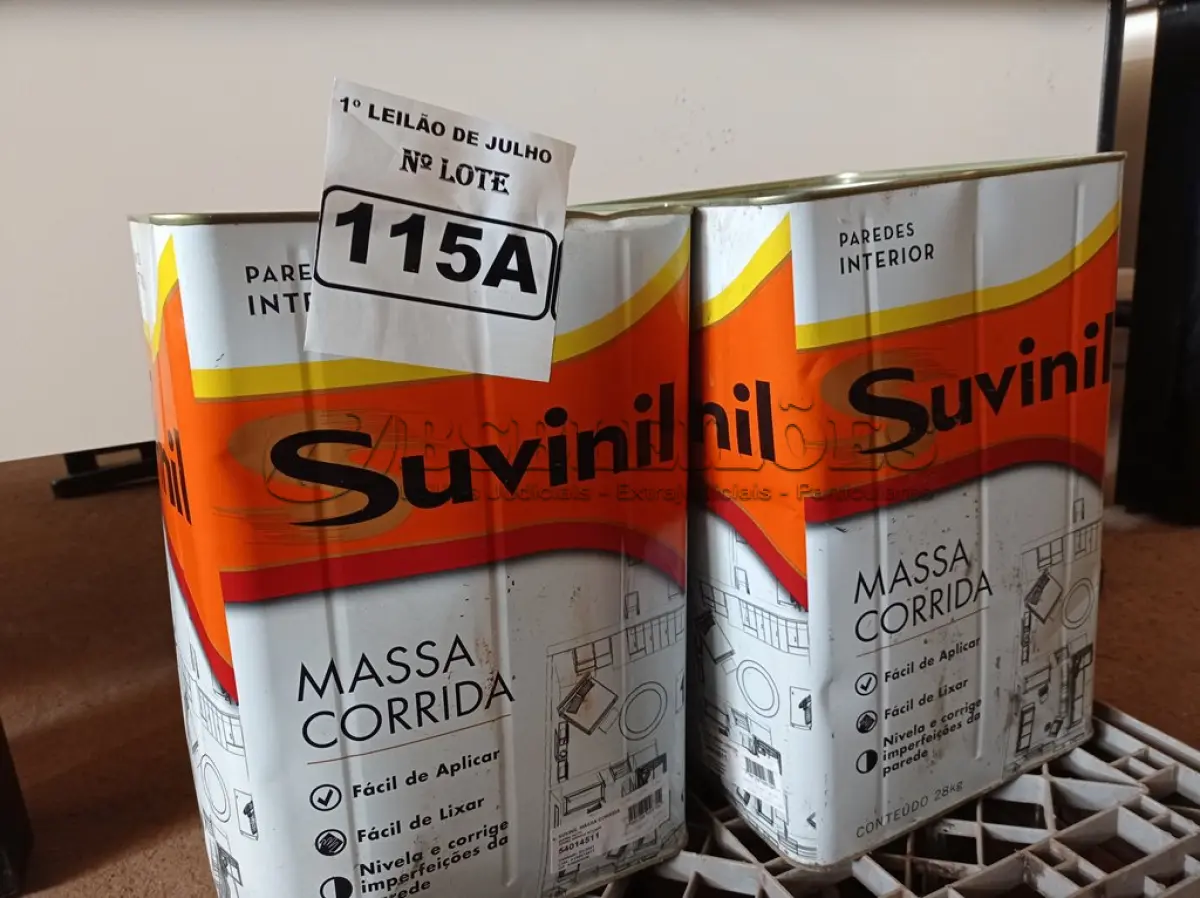 LOTE 115 - 02 LATAS DE MASSA CORRIDA PARA PAREDES INTERIOR CONTENDO 28KG CADA MARCA SUVINIL. (NO ESTADO) ATENÇÃO! FAZER A VISITAÇÃO ANTES DE ARREMATAR, NÃO SABEMOS SE FUNCIONA. LEILÃO NÃO TEM GARANTIA E NEM DEVOLUÇÃO, SUJEITO A POSSÍVEIS AVARIAS VISÍVEIS/OCULTAS E/OU AUSÊNCIA DE COMPONENTES.