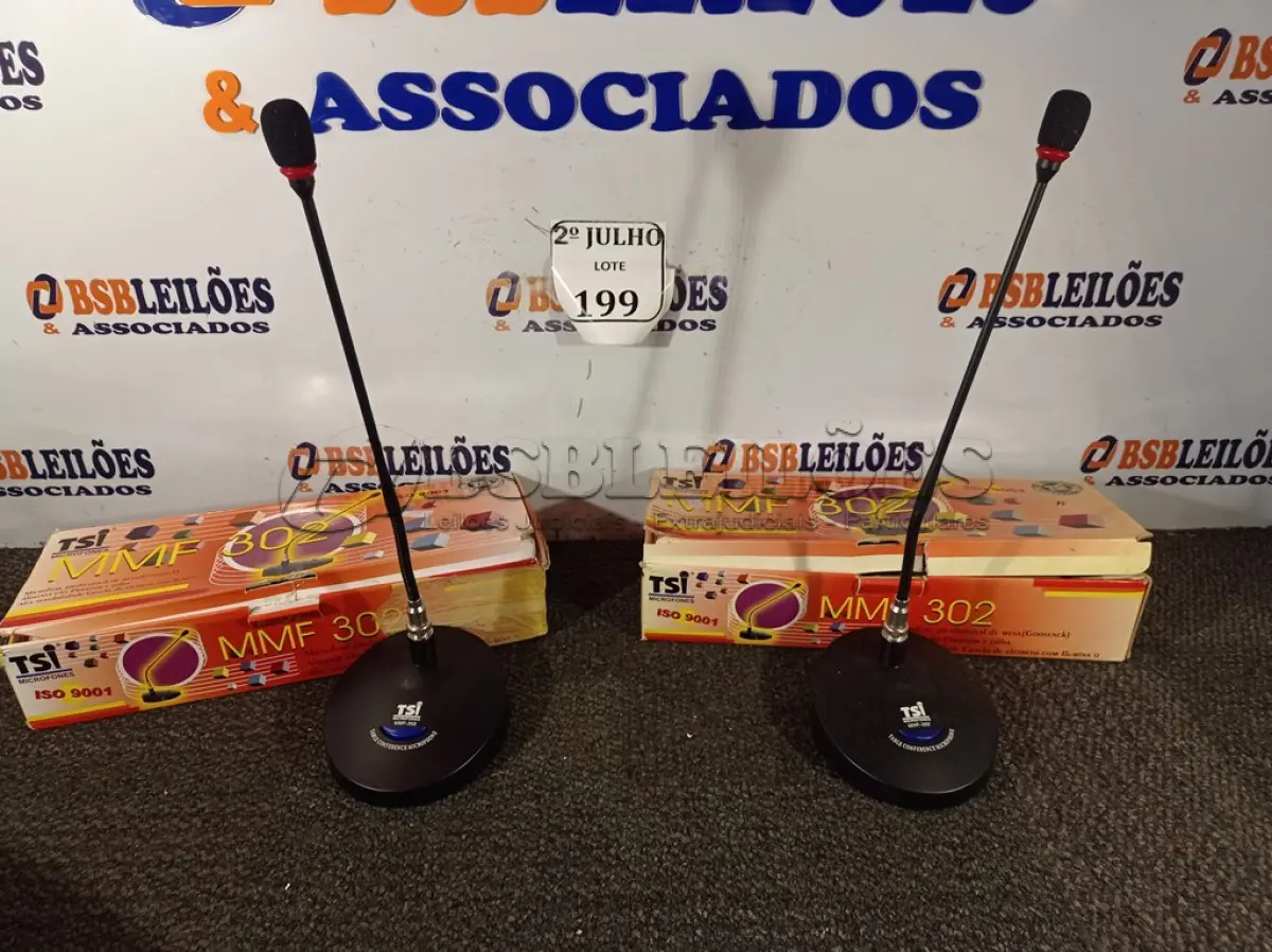 LOTE 199 - 02 MICROFONES DE MESA PROFISSIONAL MMF 302. (NO ESTADO) ATENÇÃO! FAZER A VISITAÇÃO ANTES DE ARREMATAR, NÃO SABEMOS SE FUNCIONA. LEILÃO NÃO TEM GARANTIA E NEM DEVOLUÇÃO, SUJEITO A POSSÍVEIS AVARIAS VISÍVEIS/OCULTAS E/OU AUSÊNCIA DE COMPONENTES.