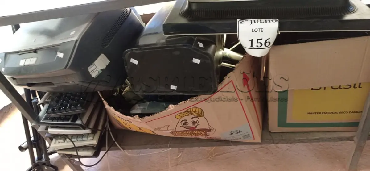LOTE 156 - 01 LOTE COM DIVERSOS MATERIAIS DE INFORMÁTICA (NO ESTADO) ATENÇÃO! FAZER A VISITAÇÃO ANTES DE ARREMATAR, NÃO SABEMOS SE FUNCIONA. LEILÃO NÃO TEM GARANTIA E NEM DEVOLUÇÃO, SUJEITO A POSSÍVEIS AVARIAS VISÍVEIS/OCULTAS E/OU AUSÊNCIA DE COMPONENTES.
