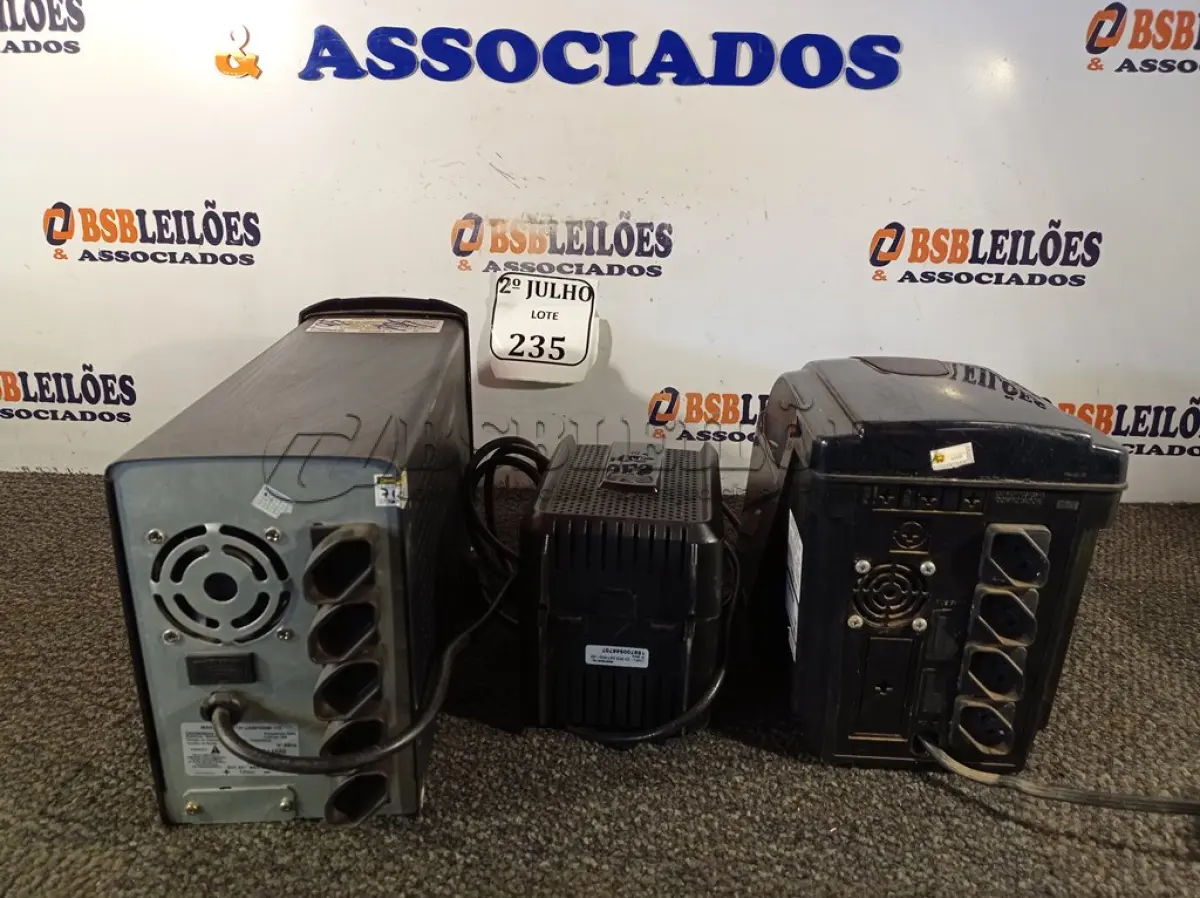LOTE 235 - 02 ESTABILIZADORES E 01 NOBREAK (NO ESTADO) ATENÇÃO! FAZER A VISITAÇÃO ANTES DE ARREMATAR, NÃO SABEMOS SE FUNCIONA. LEILÃO NÃO TEM GARANTIA E NEM DEVOLUÇÃO, SUJEITO A POSSÍVEIS AVARIAS VISÍVEIS/OCULTAS E/OU AUSÊNCIA DE COMPONENTES.