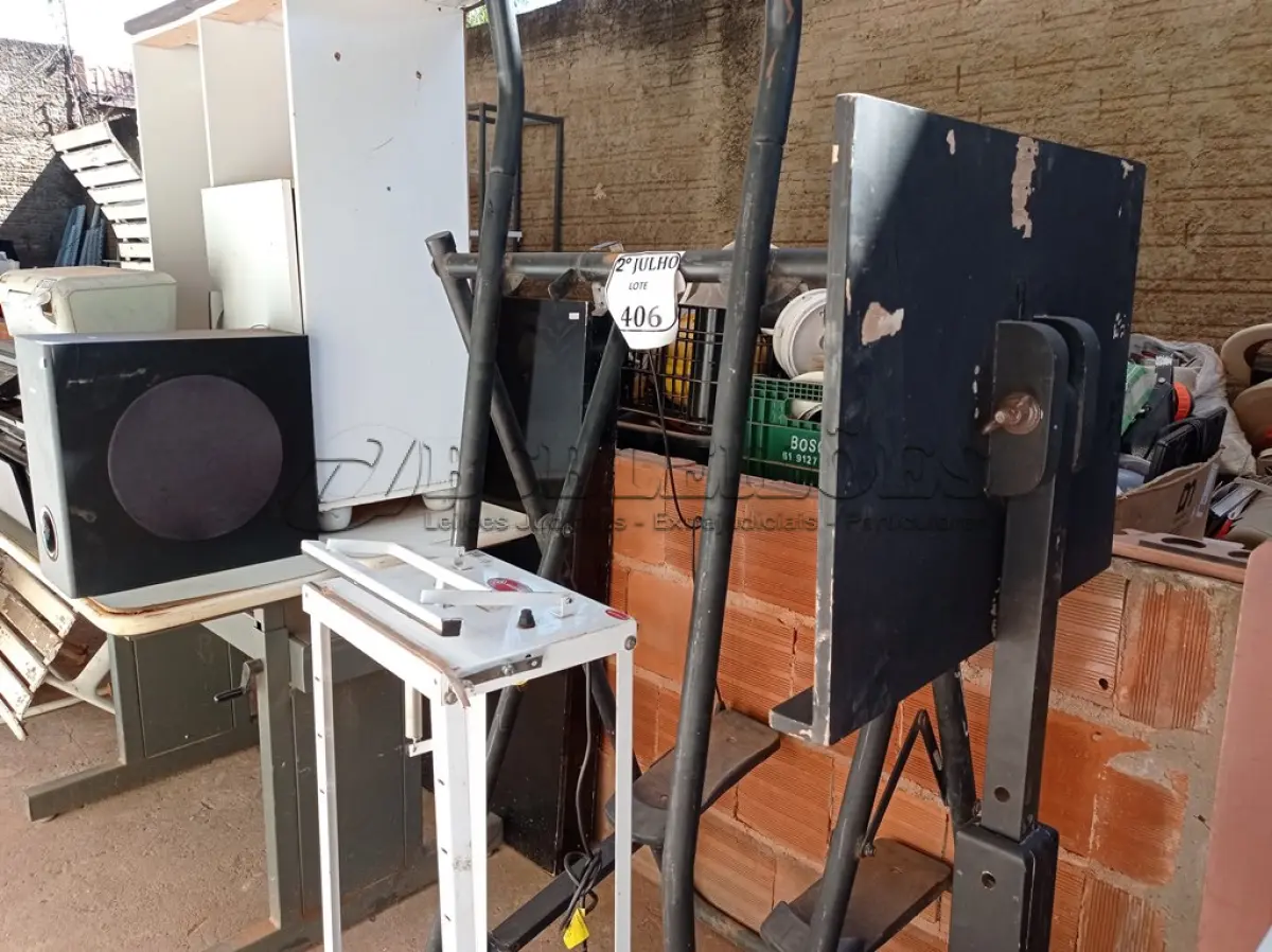 LOTE 406 - 01 SELADORA , 01 SIMULADOR DE CAMINHADA E 01 PÚLPITO EM MADEIRA (NO ESTADO) ATENÇÃO! FAZER A VISITAÇÃO ANTES DE ARREMATAR, NÃO SABEMOS SE FUNCIONA. LEILÃO NÃO TEM GARANTIA E NEM DEVOLUÇÃO, SUJEITO A POSSÍVEIS AVARIAS VISÍVEIS/OCULTAS E/OU AUSÊNCIA DE COMPONENTES.