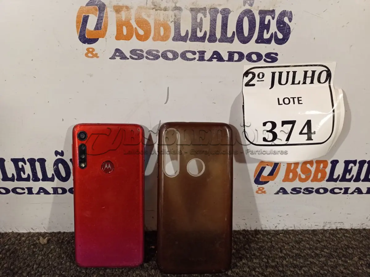 LOTE 374 - 01 CELULAR MOTOROLA MOTO G8 PLAY 32GB (NO ESTADO) ATENÇÃO! FAZER A VISITAÇÃO ANTES DE ARREMATAR, NÃO SABEMOS SE FUNCIONA. LEILÃO NÃO TEM GARANTIA E NEM DEVOLUÇÃO, SUJEITO A POSSÍVEIS AVARIAS VISÍVEIS/OCULTAS E/OU AUSÊNCIA DE COMPONENTES.