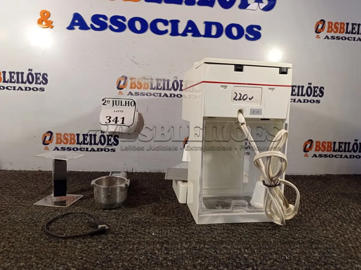 LOTE 341 - 01 CAFETEIRA EXPRESSO E 01 RELÓGIO FITBIT (NO ESTADO) ATENÇÃO! FAZER A VISITAÇÃO ANTES DE ARREMATAR, NÃO SABEMOS SE FUNCIONA. LEILÃO NÃO TEM GARANTIA E NEM DEVOLUÇÃO, SUJEITO A POSSÍVEIS AVARIAS VISÍVEIS/OCULTAS E/OU AUSÊNCIA DE COMPONENTES.
