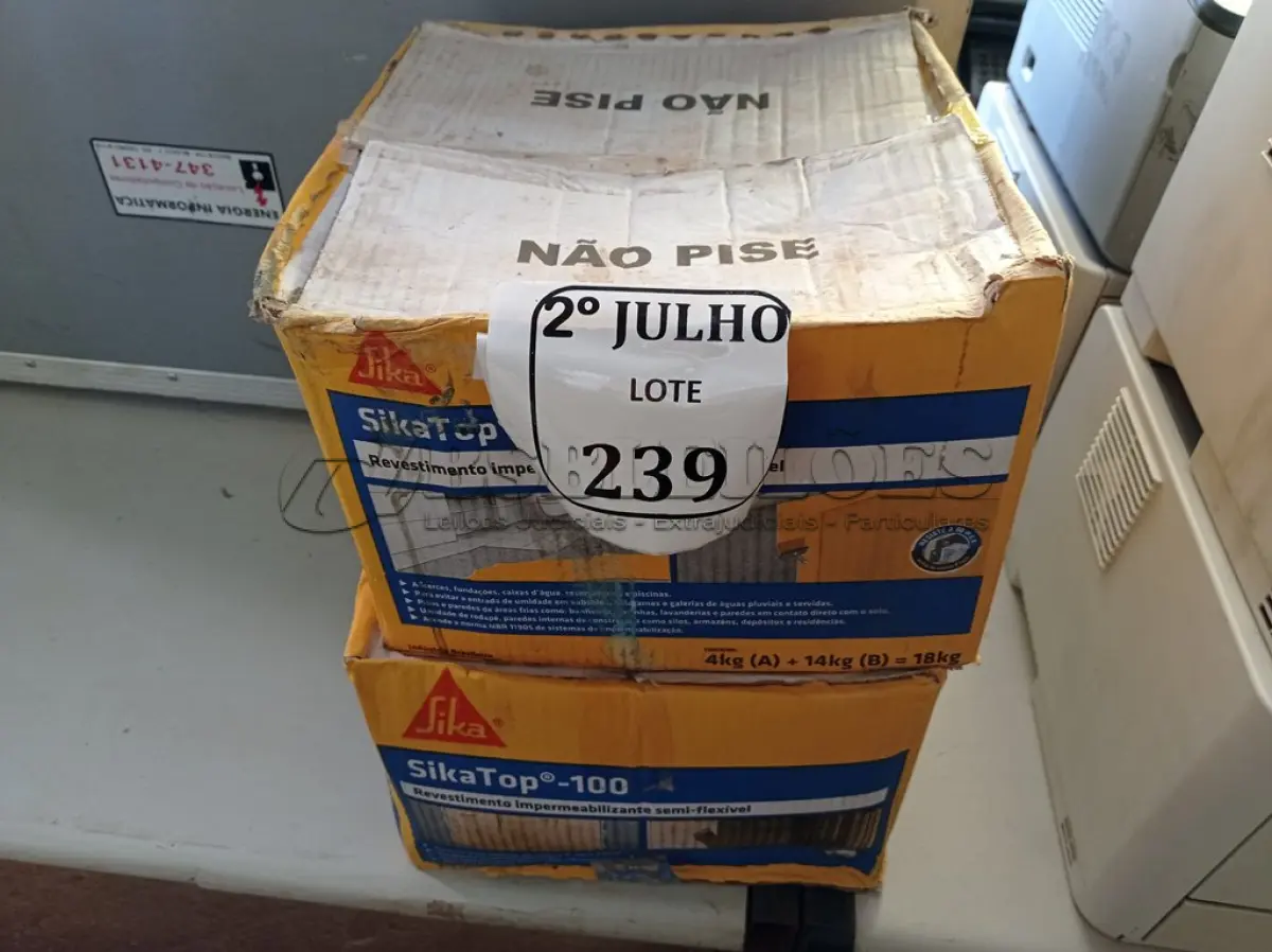 LOTE 239 - 02 CAIXAS COM REVESTIMENTO IMPERMEABILIZANTE SEMIFLEXÍVEL SIKA TOP -100 (NO ESTADO) ATENÇÃO! FAZER A VISITAÇÃO ANTES DE ARREMATAR, NÃO SABEMOS SE FUNCIONA. LEILÃO NÃO TEM GARANTIA E NEM DEVOLUÇÃO, SUJEITO A POSSÍVEIS AVARIAS VISÍVEIS/OCULTAS E/OU AUSÊNCIA DE COMPONENTES.