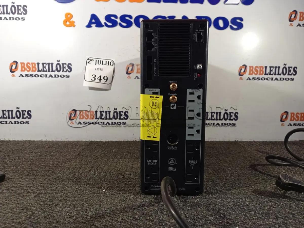 LOTE 349 - 01 NOBREAK APC (NO ESTADO) ATENÇÃO! FAZER A VISITAÇÃO ANTES DE ARREMATAR, NÃO SABEMOS SE FUNCIONA. LEILÃO NÃO TEM GARANTIA E NEM DEVOLUÇÃO, SUJEITO A POSSÍVEIS AVARIAS VISÍVEIS/OCULTAS E/OU AUSÊNCIA DE COMPONENTES.