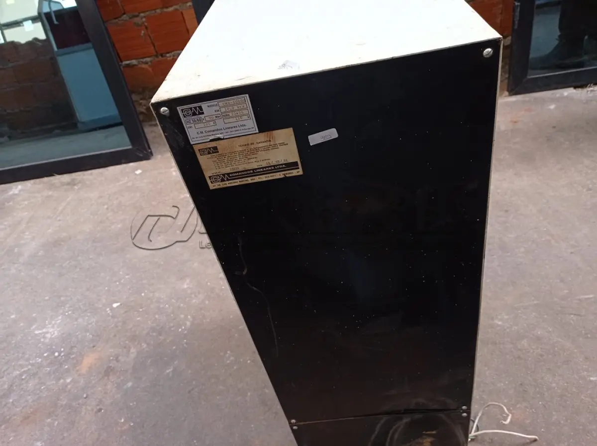 LOTE 425 - 01 ESTABILIZADOR INDUSTRIAL 220V/110V (NO ESTADO) ATENÇÃO! FAZER A VISITAÇÃO ANTES DE ARREMATAR, NÃO SABEMOS SE FUNCIONA. LEILÃO NÃO TEM GARANTIA E NEM DEVOLUÇÃO, SUJEITO A POSSÍVEIS AVARIAS VISÍVEIS/OCULTAS E/OU AUSÊNCIA DE COMPONENTES.
