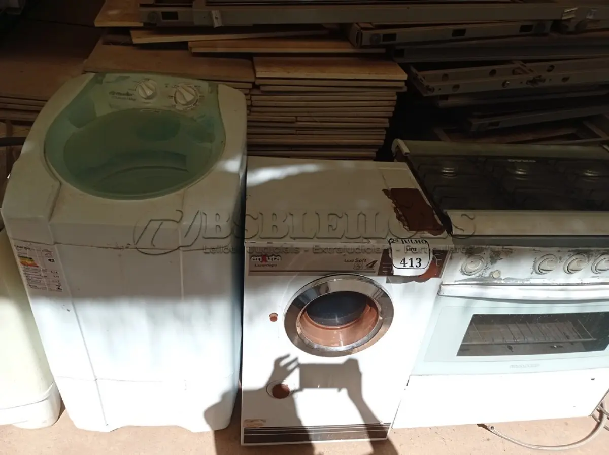 LOTE 413 - 02 TANQUINHOS ,01 LAVADORA DE ROUPAS E 01 FOGÃO 06 BOCAS MARCA DAKO COM AVARIAS (NO ESTADO) ATENÇÃO! FAZER A VISITAÇÃO ANTES DE ARREMATAR, NÃO SABEMOS SE FUNCIONA. LEILÃO NÃO TEM GARANTIA E NEM DEVOLUÇÃO, SUJEITO A POSSÍVEIS AVARIAS VISÍVEIS/OCULTAS E/OU AUSÊNCIA DE COMPONENTES.