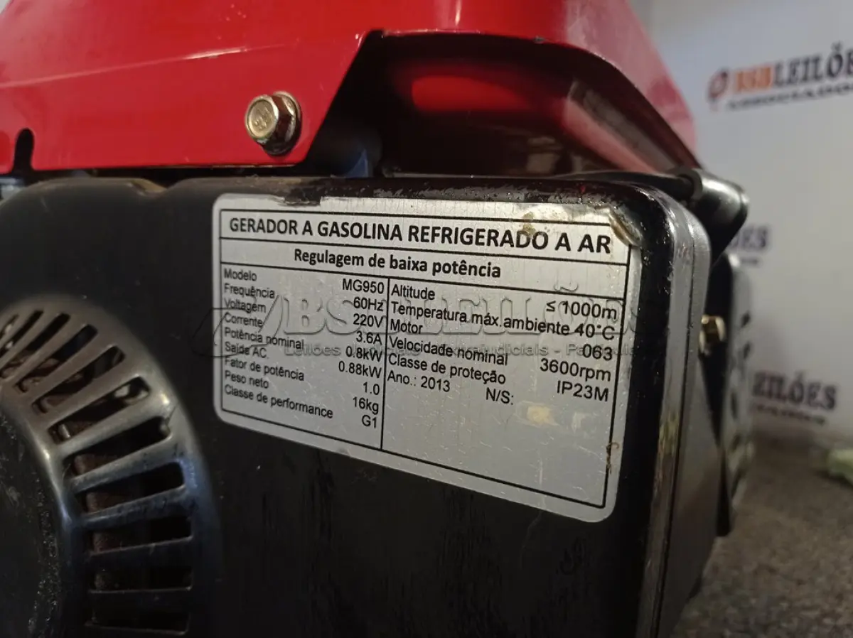 LOTE 242 - 01 GERADOR DE ENERGIA 2 TEMPOS MOTOMIL MOD: MG950 (NO ESTADO) ATENÇÃO! FAZER A VISITAÇÃO ANTES DE ARREMATAR, NÃO SABEMOS SE FUNCIONA. LEILÃO NÃO TEM GARANTIA E NEM DEVOLUÇÃO, SUJEITO A POSSÍVEIS AVARIAS VISÍVEIS/OCULTAS E/OU AUSÊNCIA DE COMPONENTES.