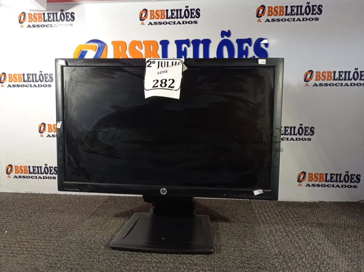 LOTE 282 - 01 MONITOR HP 23” (NO ESTADO) ATENÇÃO! FAZER A VISITAÇÃO ANTES DE ARREMATAR, NÃO SABEMOS SE FUNCIONA. LEILÃO NÃO TEM GARANTIA E NEM DEVOLUÇÃO, SUJEITO A POSSÍVEIS AVARIAS VISÍVEIS/OCULTAS E/OU AUSÊNCIA DE COMPONENTES.