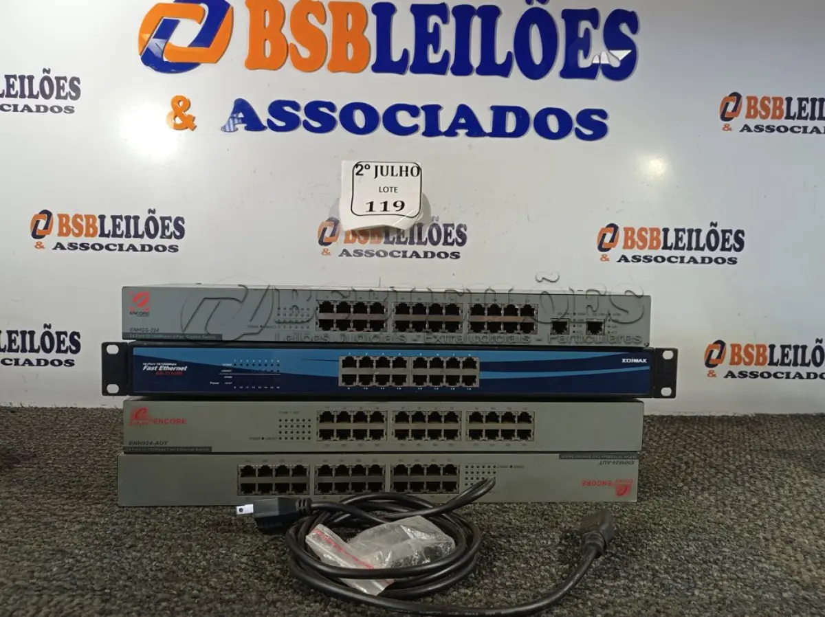 LOTE 119 - 04 SWITCHES. (NO ESTADO) ATENÇÃO! FAZER A VISITAÇÃO ANTES DE ARREMATAR, NÃO SABEMOS SE FUNCIONA. LEILÃO NÃO TEM GARANTIA E NEM DEVOLUÇÃO, SUJEITO A POSSÍVEIS AVARIAS VISÍVEIS/OCULTAS E/OU AUSÊNCIA DE COMPONENTES.