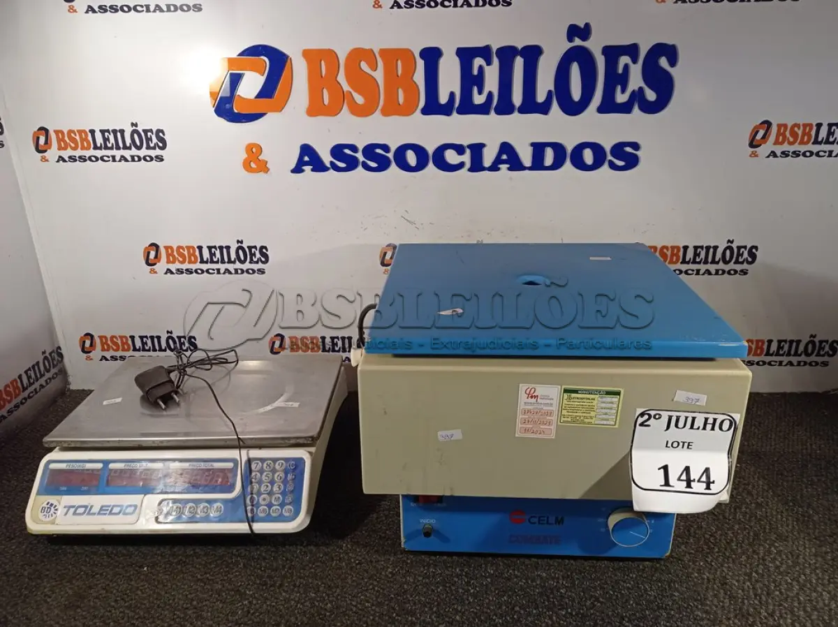 LOTE 144 - 01 CENTRIFUGA E 01 BALANÇA TOLEDO 40KG (NO ESTADO) ATENÇÃO! FAZER A VISITAÇÃO ANTES DE ARREMATAR, NÃO SABEMOS SE FUNCIONA. LEILÃO NÃO TEM GARANTIA E NEM DEVOLUÇÃO, SUJEITO A POSSÍVEIS AVARIAS VISÍVEIS/OCULTAS E/OU AUSÊNCIA DE COMPONENTES.
