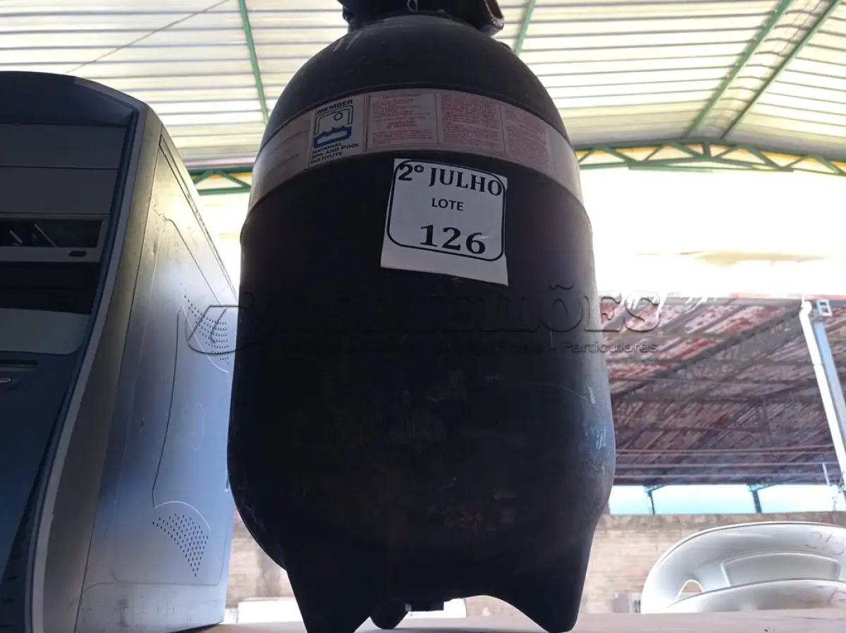 LOTE 126 - 01 FILTRO PARA PISCINA. (NO ESTADO) ATENÇÃO! FAZER A VISITAÇÃO ANTES DE ARREMATAR, NÃO SABEMOS SE FUNCIONA. LEILÃO NÃO TEM GARANTIA E NEM DEVOLUÇÃO, SUJEITO A POSSÍVEIS AVARIAS VISÍVEIS/OCULTAS E/OU AUSÊNCIA DE COMPONENTES.