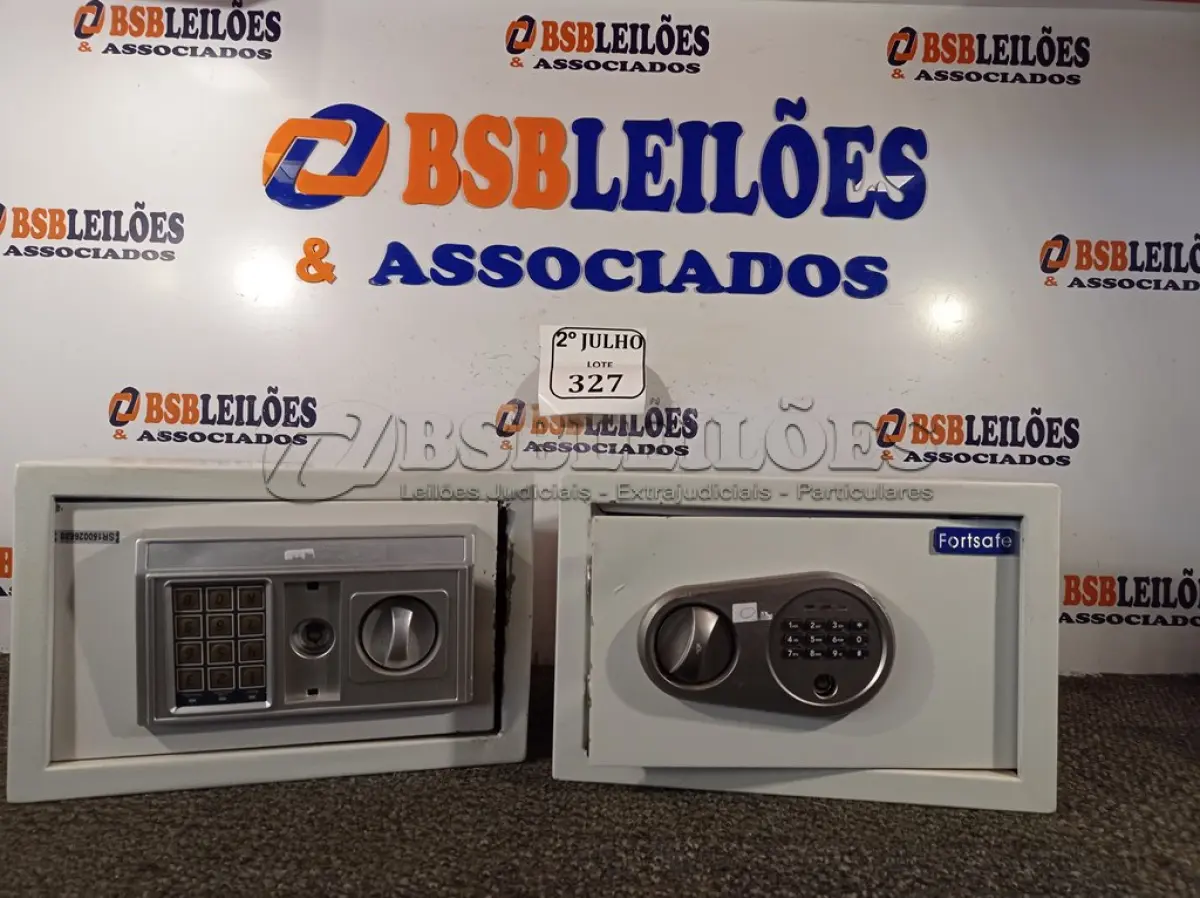 LOTE 327 - 02 COFRES DIGITAIS (NO ESTADO) ATENÇÃO! FAZER A VISITAÇÃO ANTES DE ARREMATAR, NÃO SABEMOS SE FUNCIONA. LEILÃO NÃO TEM GARANTIA E NEM DEVOLUÇÃO, SUJEITO A POSSÍVEIS AVARIAS VISÍVEIS/OCULTAS E/OU AUSÊNCIA DE COMPONENTES.