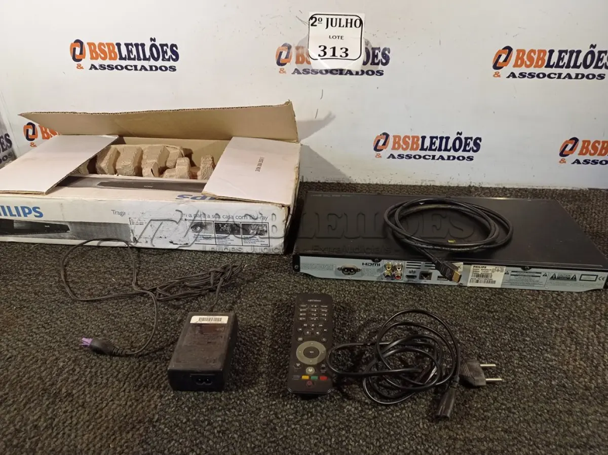 LOTE 313 - 01 APARELHO DE DVD BLURAY PHILIPS (NO ESTADO) ATENÇÃO! FAZER A VISITAÇÃO ANTES DE ARREMATAR, NÃO SABEMOS SE FUNCIONA. LEILÃO NÃO TEM GARANTIA E NEM DEVOLUÇÃO, SUJEITO A POSSÍVEIS AVARIAS VISÍVEIS/OCULTAS E/OU AUSÊNCIA DE COMPONENTES.