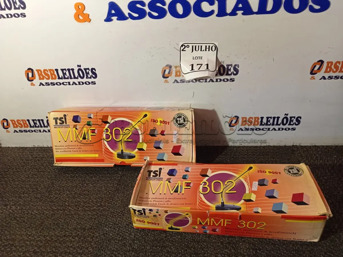 LOTE 171 - 02 MICROFONES DE MESA PROFISSIONAL MMF 302. (NO ESTADO) ATENÇÃO! FAZER A VISITAÇÃO ANTES DE ARREMATAR, NÃO SABEMOS SE FUNCIONA. LEILÃO NÃO TEM GARANTIA E NEM DEVOLUÇÃO, SUJEITO A POSSÍVEIS AVARIAS VISÍVEIS/OCULTAS E/OU AUSÊNCIA DE COMPONENTES.