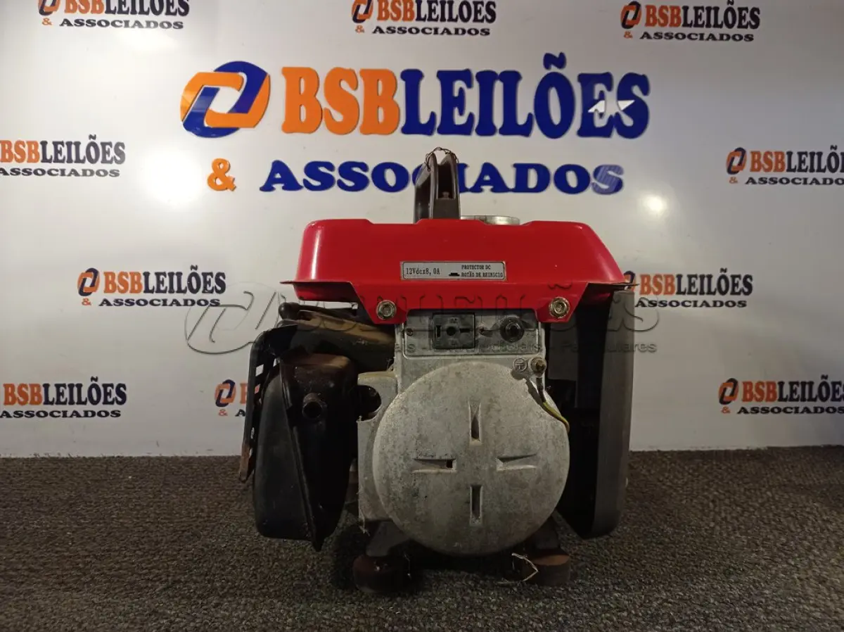 LOTE 242 - 01 GERADOR DE ENERGIA 2 TEMPOS MOTOMIL MOD: MG950 (NO ESTADO) ATENÇÃO! FAZER A VISITAÇÃO ANTES DE ARREMATAR, NÃO SABEMOS SE FUNCIONA. LEILÃO NÃO TEM GARANTIA E NEM DEVOLUÇÃO, SUJEITO A POSSÍVEIS AVARIAS VISÍVEIS/OCULTAS E/OU AUSÊNCIA DE COMPONENTES.
