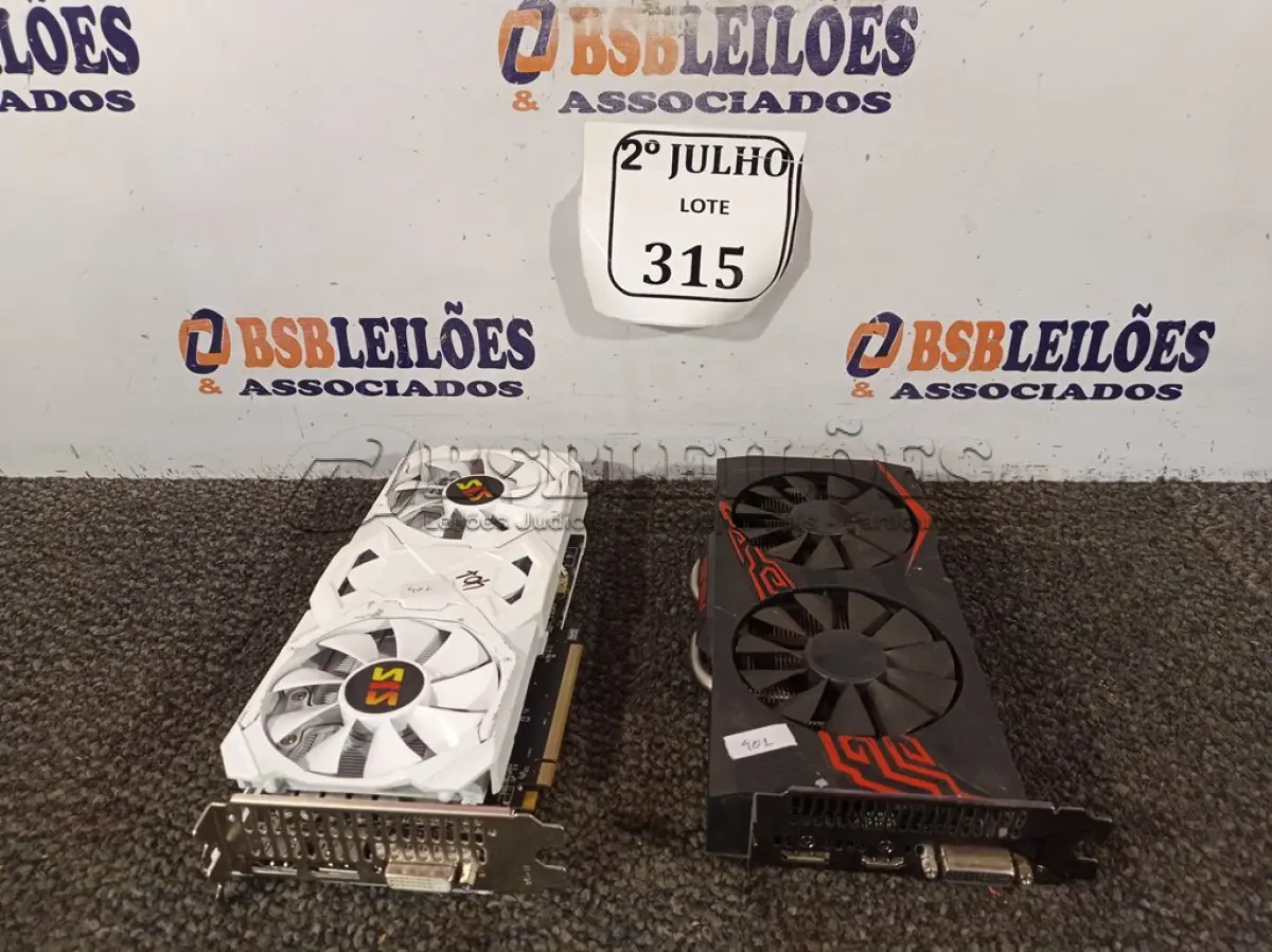 LOTE 315 - 02 PLACAS DE VÍDEO (NO ESTADO) ATENÇÃO! FAZER A VISITAÇÃO ANTES DE ARREMATAR, NÃO SABEMOS SE FUNCIONA. LEILÃO NÃO TEM GARANTIA E NEM DEVOLUÇÃO, SUJEITO A POSSÍVEIS AVARIAS VISÍVEIS/OCULTAS E/OU AUSÊNCIA DE COMPONENTES.