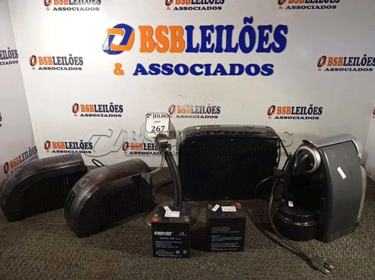 LOTE 267 - 03 NOBREAK ,01 CAFETEIRA 110V NESPRESS E 02 BATERIAS (NO ESTADO) ATENÇÃO! FAZER A VISITAÇÃO ANTES DE ARREMATAR, NÃO SABEMOS SE FUNCIONA. LEILÃO NÃO TEM GARANTIA E NEM DEVOLUÇÃO, SUJEITO A POSSÍVEIS AVARIAS VISÍVEIS/OCULTAS E/OU AUSÊNCIA DE COMPONENTES.