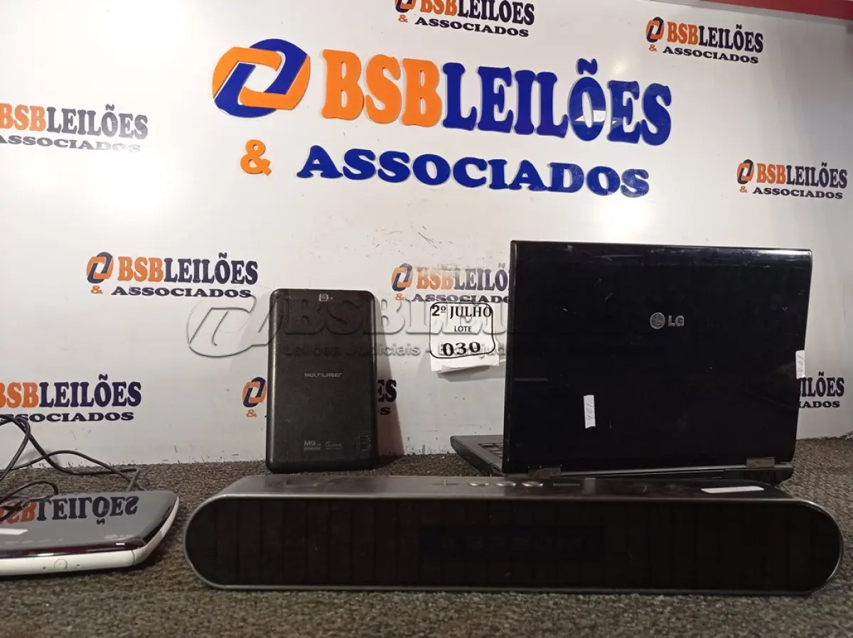 LOTE 030 - 01 DRIVE DE CD ROM MARCA LG COM CABOS(LIGANDO); 01 TABLET MULTILASER E 01 NOTEBOOK LGR 48 SEM FONTE. (LIGANDO) (NO ESTADO) ATENÇÃO! FAZER A VISITAÇÃO ANTES DE ARREMATAR, NÃO SABEMOS SE FUNCIONA. LEILÃO NÃO TEM GARANTIA E NEM DEVOLUÇÃO, SUJEITO A POSSÍVEIS AVARIAS VISÍVEIS/OCULTAS E/OU AUSÊNCIA DE COMPONENTES.