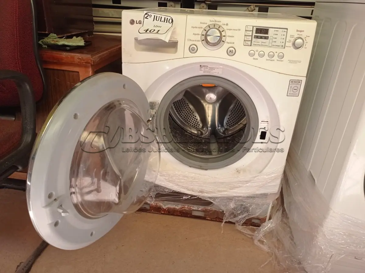 LOTE 401 - 01 LAVA E SECA MARCA LG 8.5KG 220V  (NO ESTADO) ATENÇÃO! FAZER A VISITAÇÃO ANTES DE ARREMATAR, NÃO SABEMOS SE FUNCIONA. LEILÃO NÃO TEM GARANTIA E NEM DEVOLUÇÃO, SUJEITO A POSSÍVEIS AVARIAS VISÍVEIS/OCULTAS E/OU AUSÊNCIA DE COMPONENTES.
