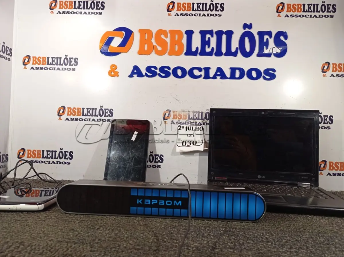 LOTE 030 - 01 DRIVE DE CD ROM MARCA LG COM CABOS(LIGANDO); 01 TABLET MULTILASER E 01 NOTEBOOK LGR 48 SEM FONTE. (LIGANDO) (NO ESTADO) ATENÇÃO! FAZER A VISITAÇÃO ANTES DE ARREMATAR, NÃO SABEMOS SE FUNCIONA. LEILÃO NÃO TEM GARANTIA E NEM DEVOLUÇÃO, SUJEITO A POSSÍVEIS AVARIAS VISÍVEIS/OCULTAS E/OU AUSÊNCIA DE COMPONENTES.