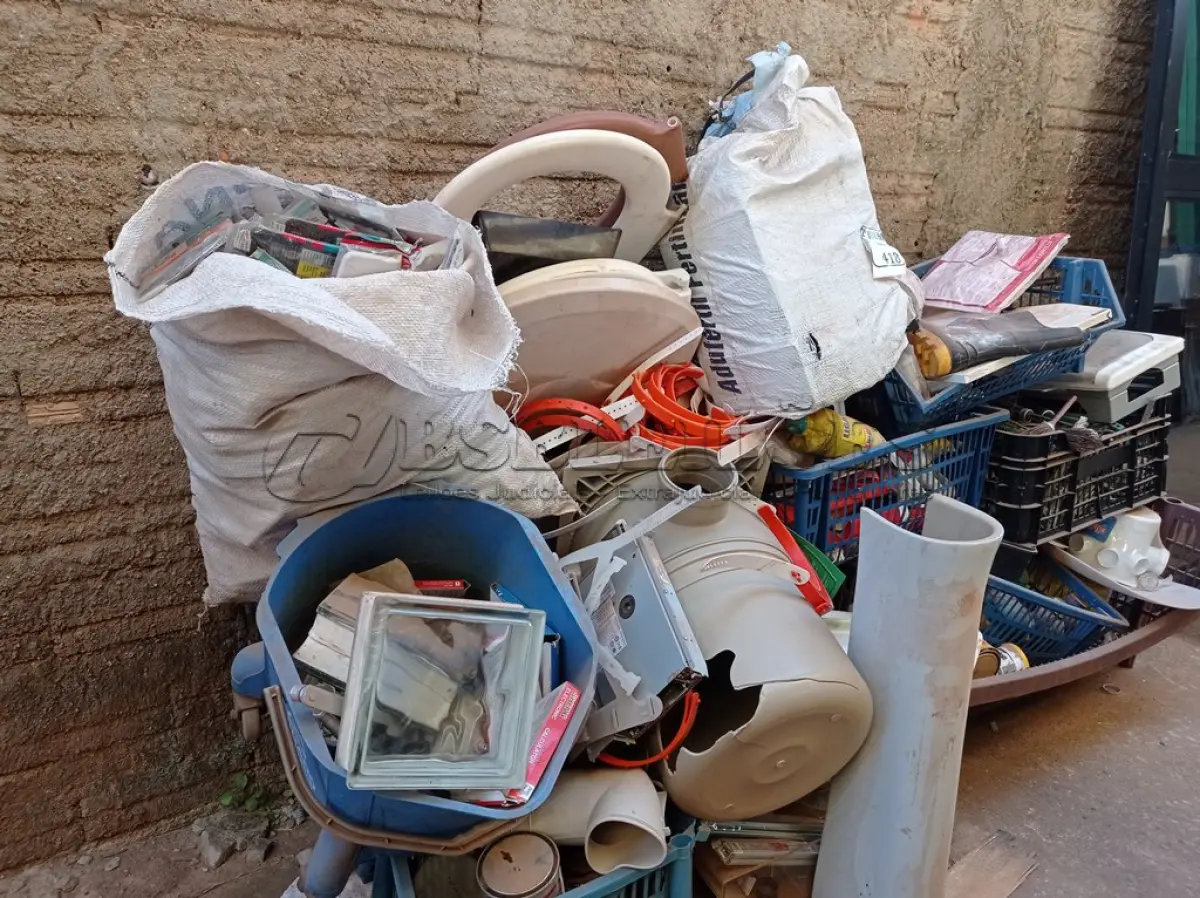 LOTE 418 - 01 LOTE COM MATERIAIS DIVERSOS, OBRA (NO ESTADO) ATENÇÃO! FAZER A VISITAÇÃO ANTES DE ARREMATAR, NÃO SABEMOS SE FUNCIONA. LEILÃO NÃO TEM GARANTIA E NEM DEVOLUÇÃO, SUJEITO A POSSÍVEIS AVARIAS VISÍVEIS/OCULTAS E/OU AUSÊNCIA DE COMPONENTES.