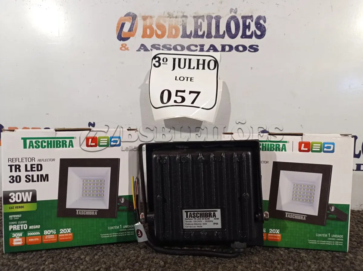 LOTE 057 - 03 REFLETORES TR LED 30W SLIM VERDE PRETO - TASHIBRA NOVO. (NO ESTADO)