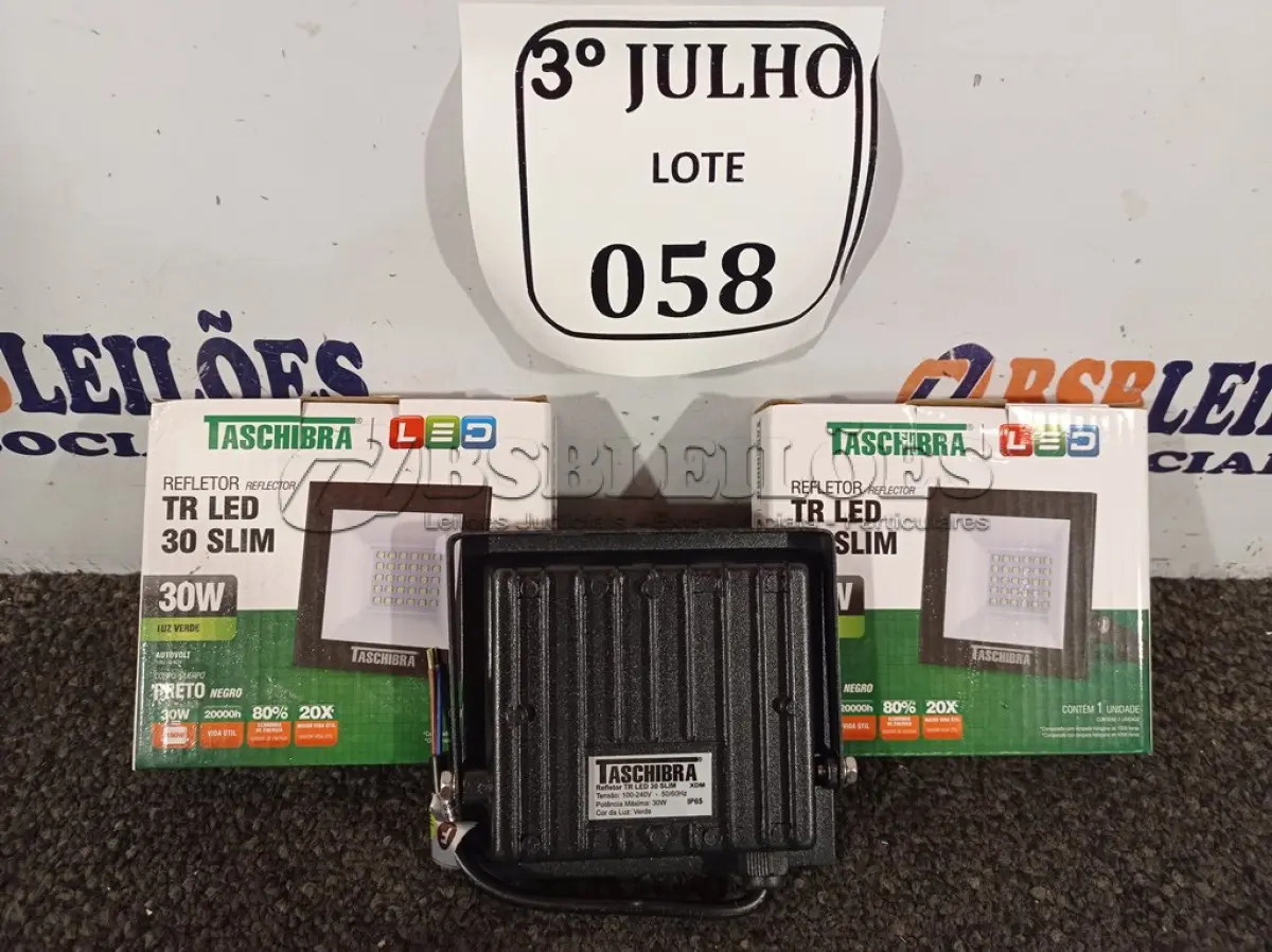 LOTE 058 - 03 REFLETORES TR LED 30W SLIM VERDE PRETO - TASHIBRA NOVO. (NO ESTADO)