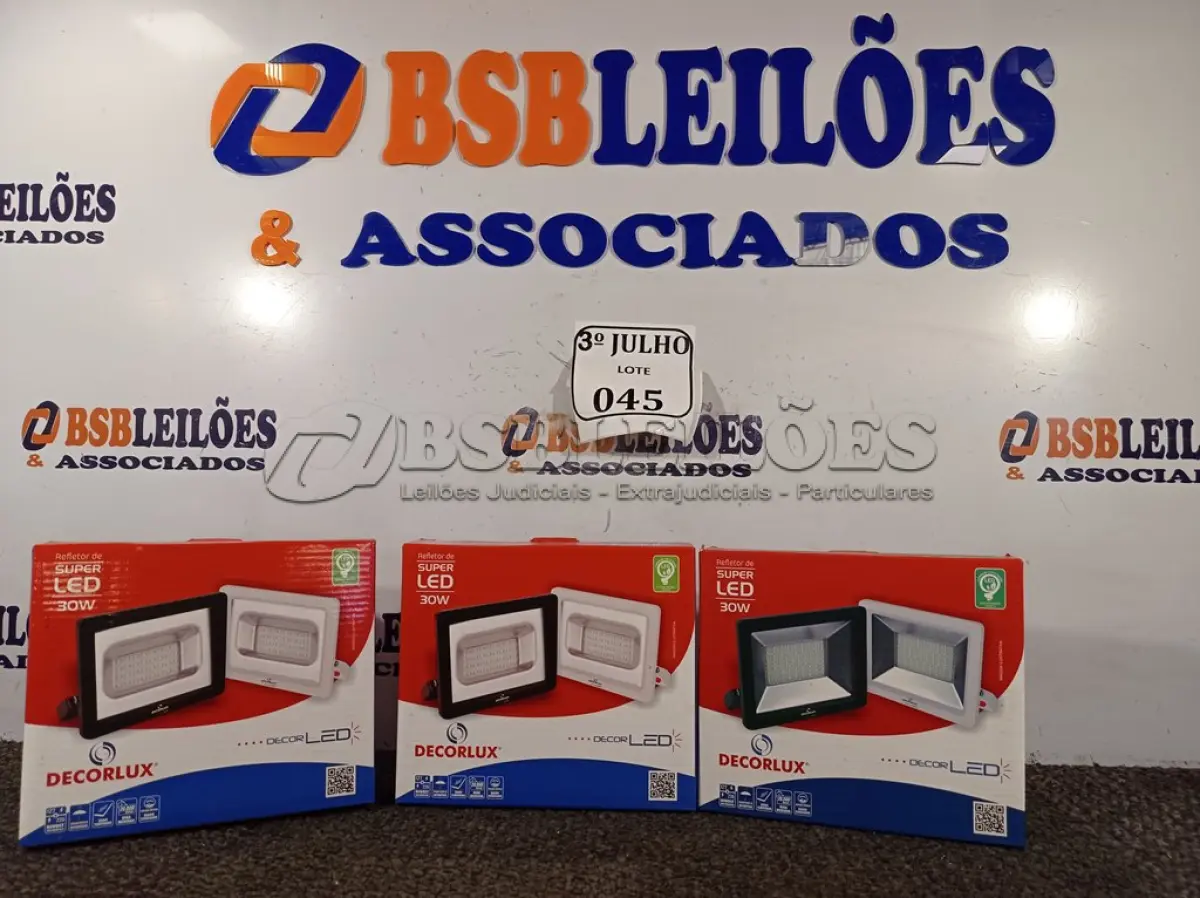 LOTE 045 - 03 REFLETORES DECORLED SUPERLED 220V 30W LUZ BRANCA PT DECORLUX NOVO. (NO ESTADO)